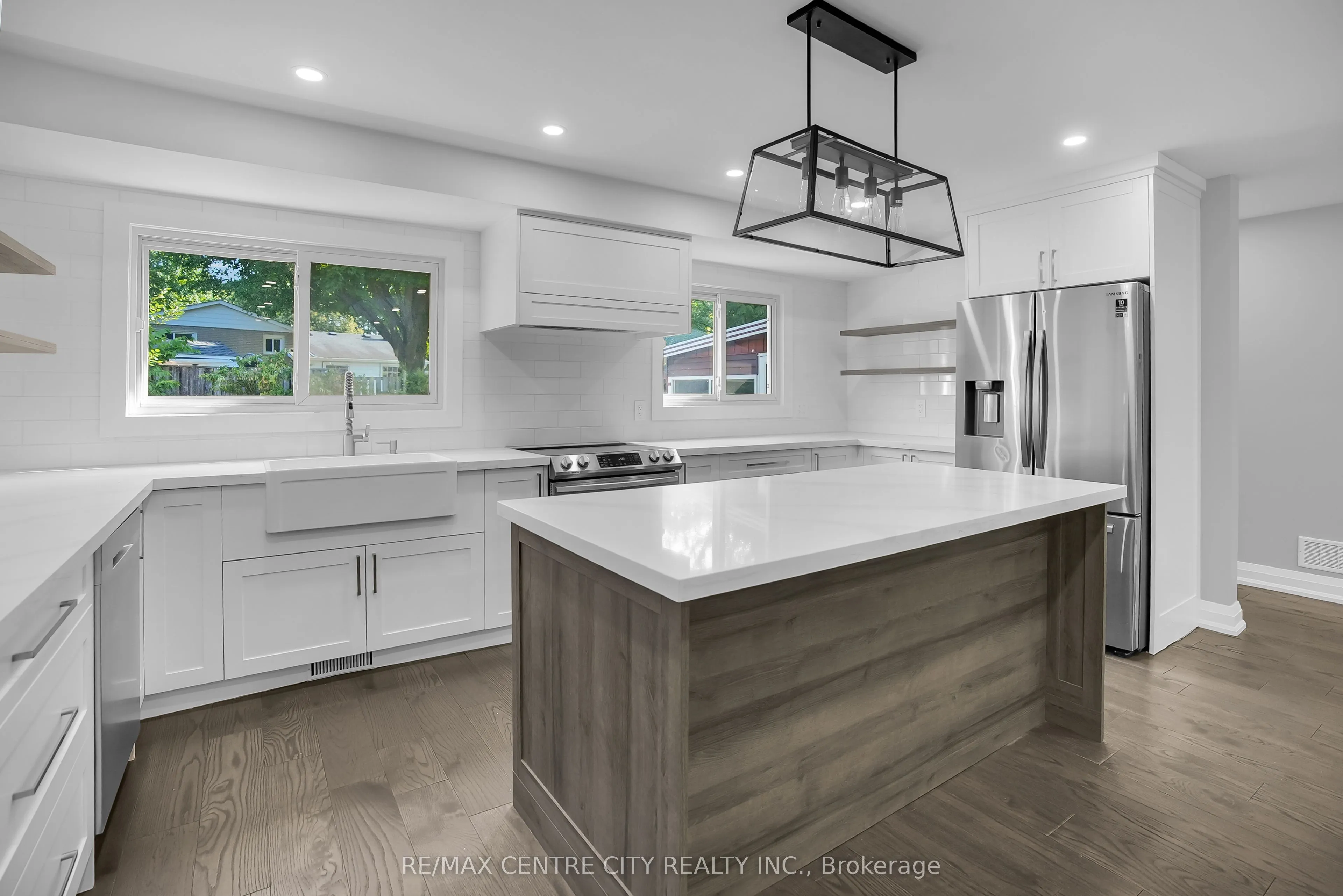 700 Glengyle Crescent