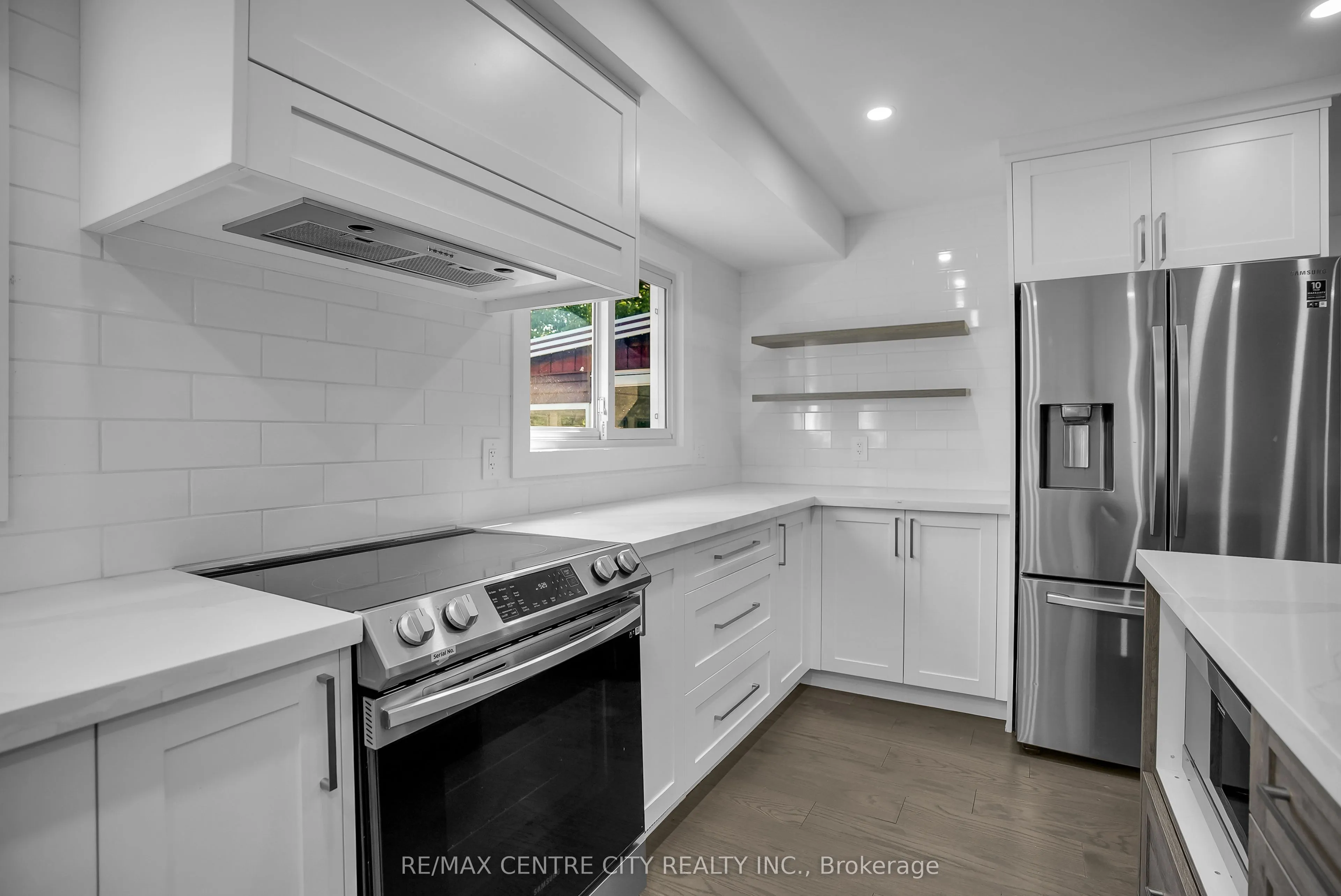 700 Glengyle Crescent