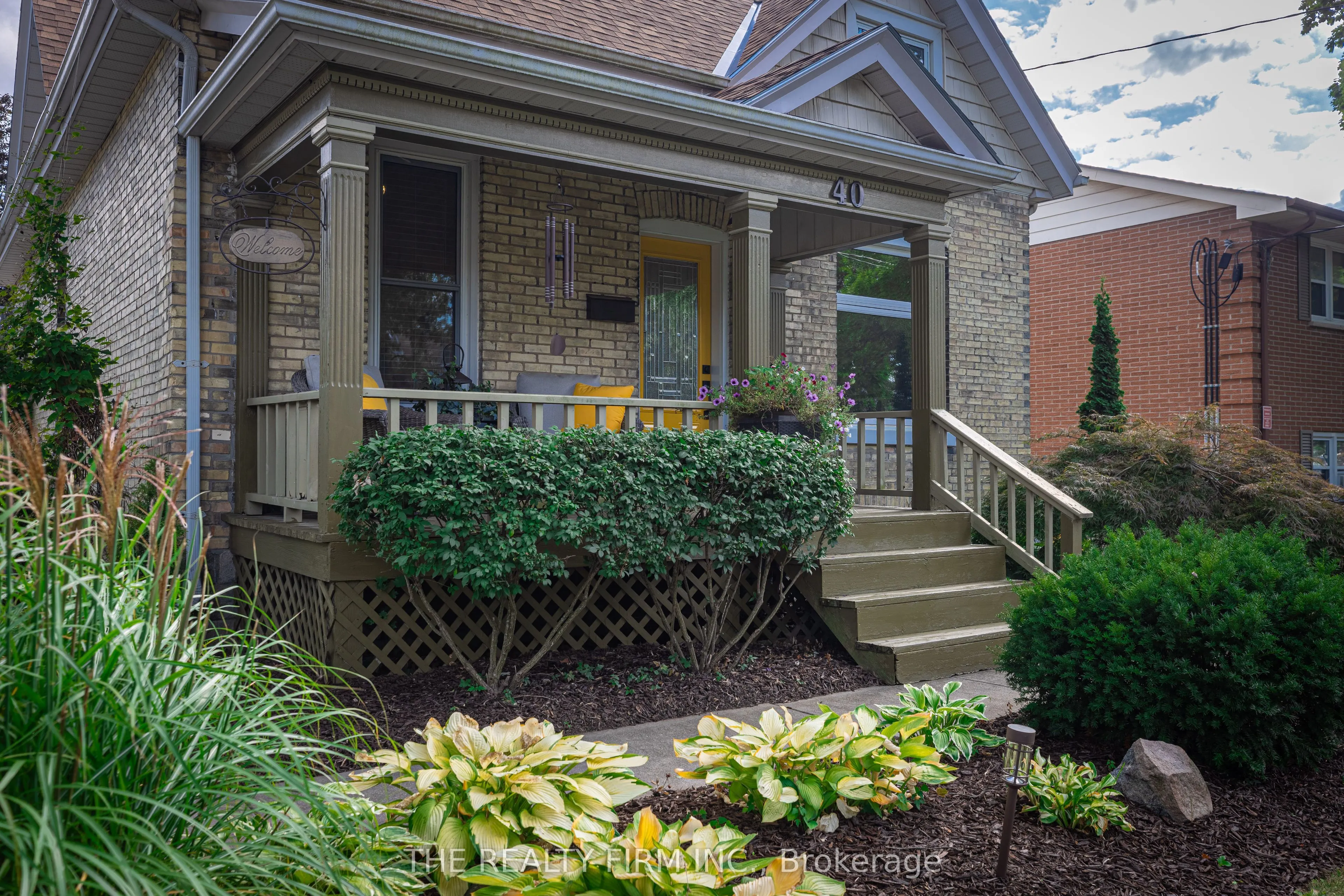40 Mary Street E
