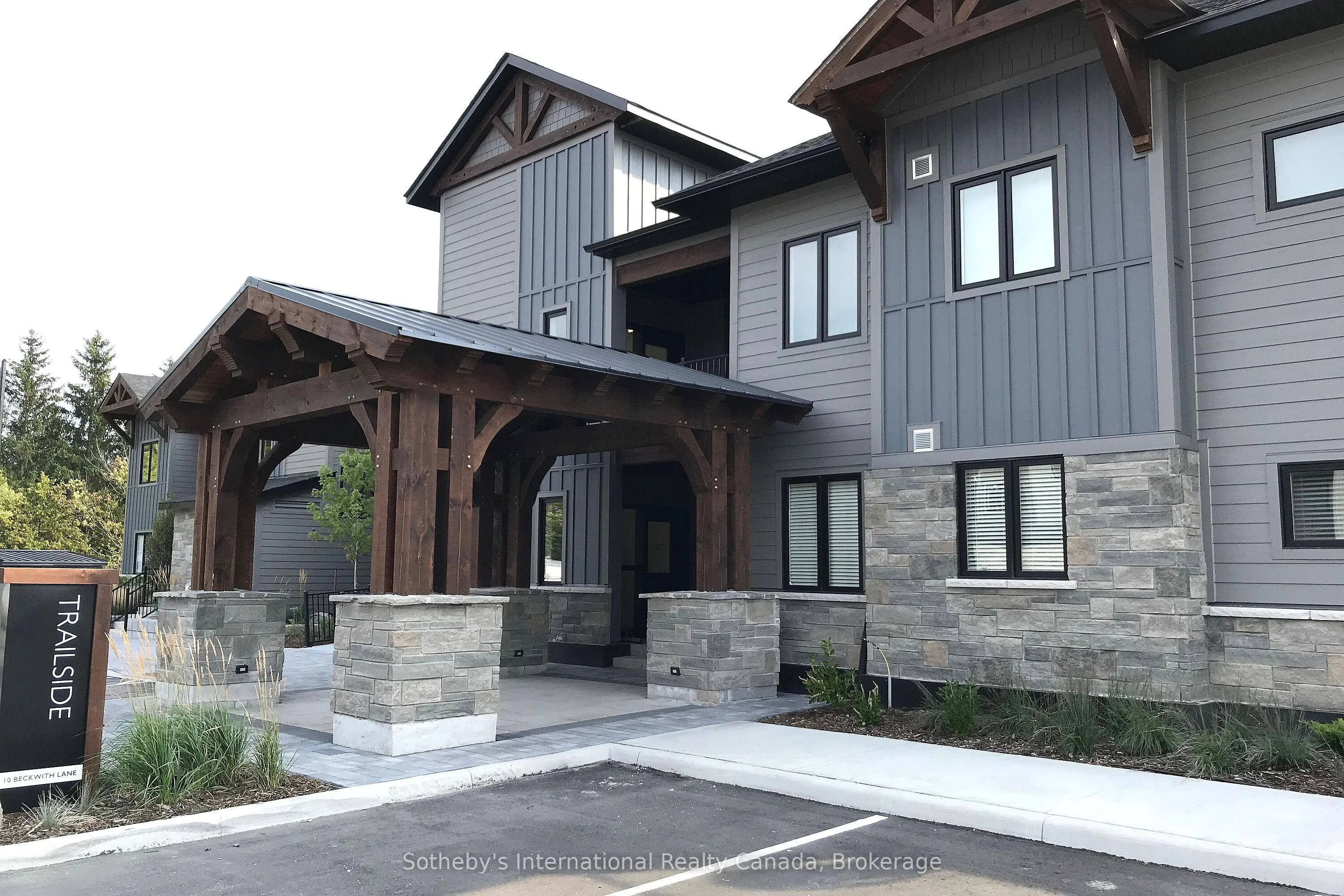 10 Beckwith Lane, #206