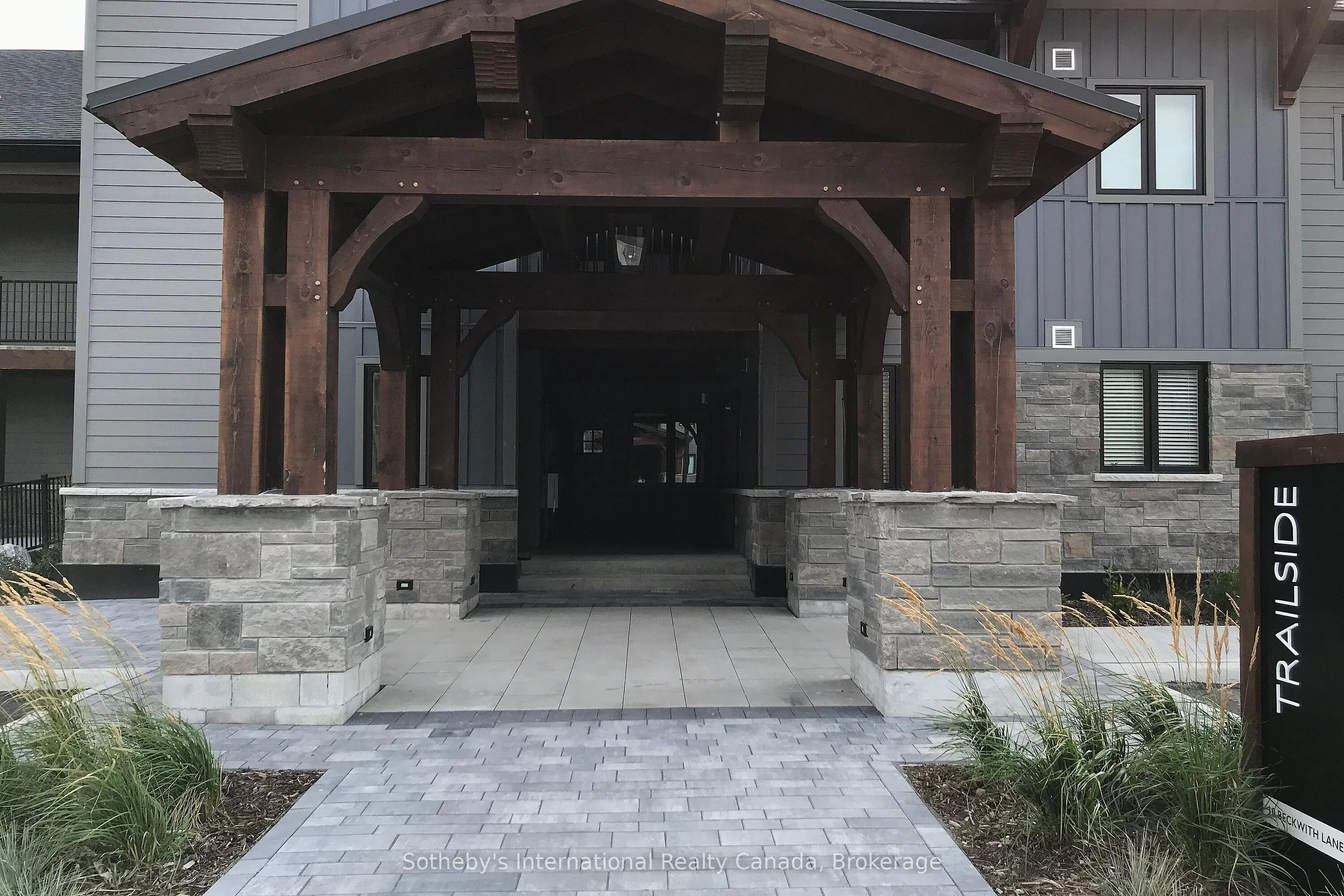 10 Beckwith Lane, #206