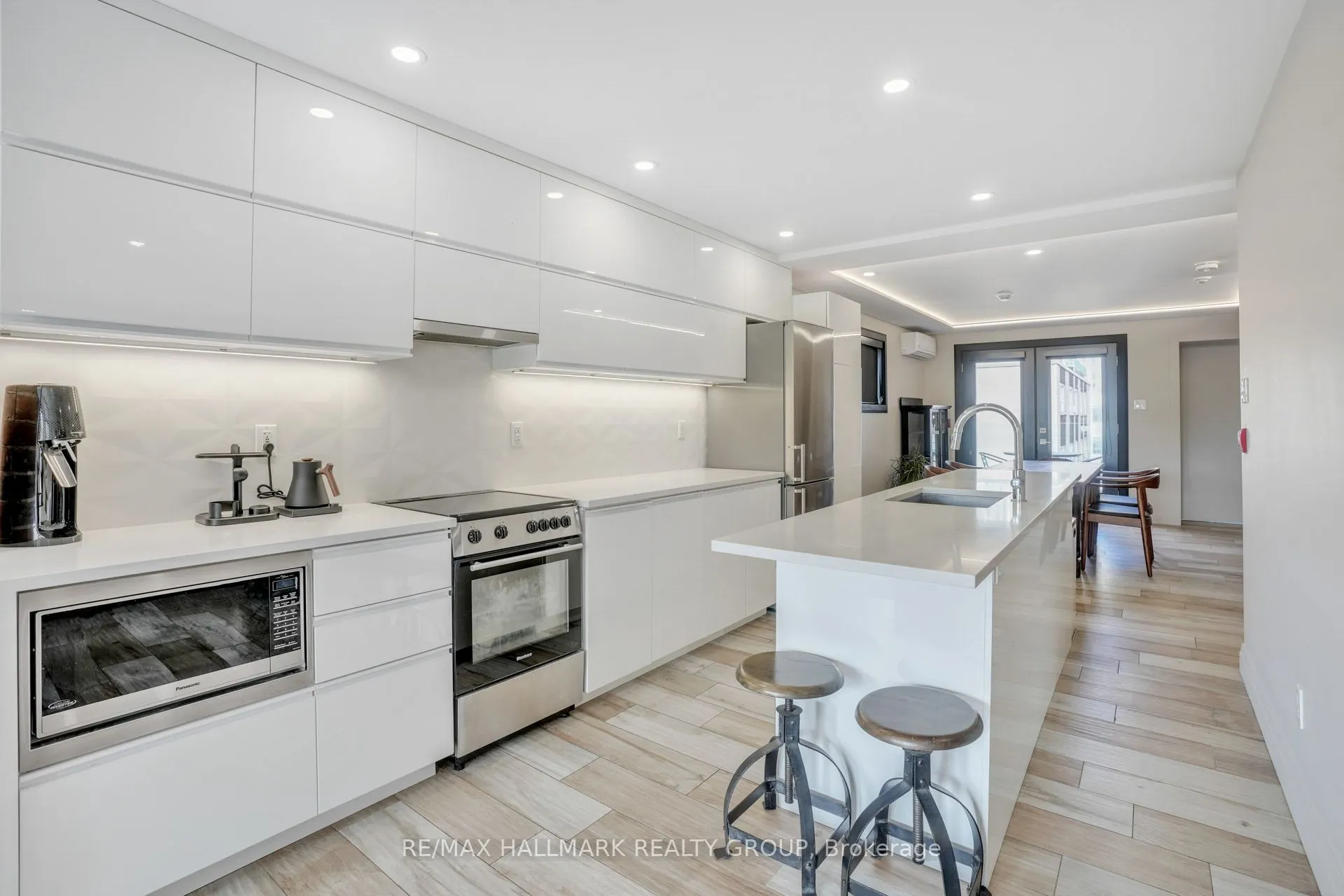 201 MACLAREN Street, #5