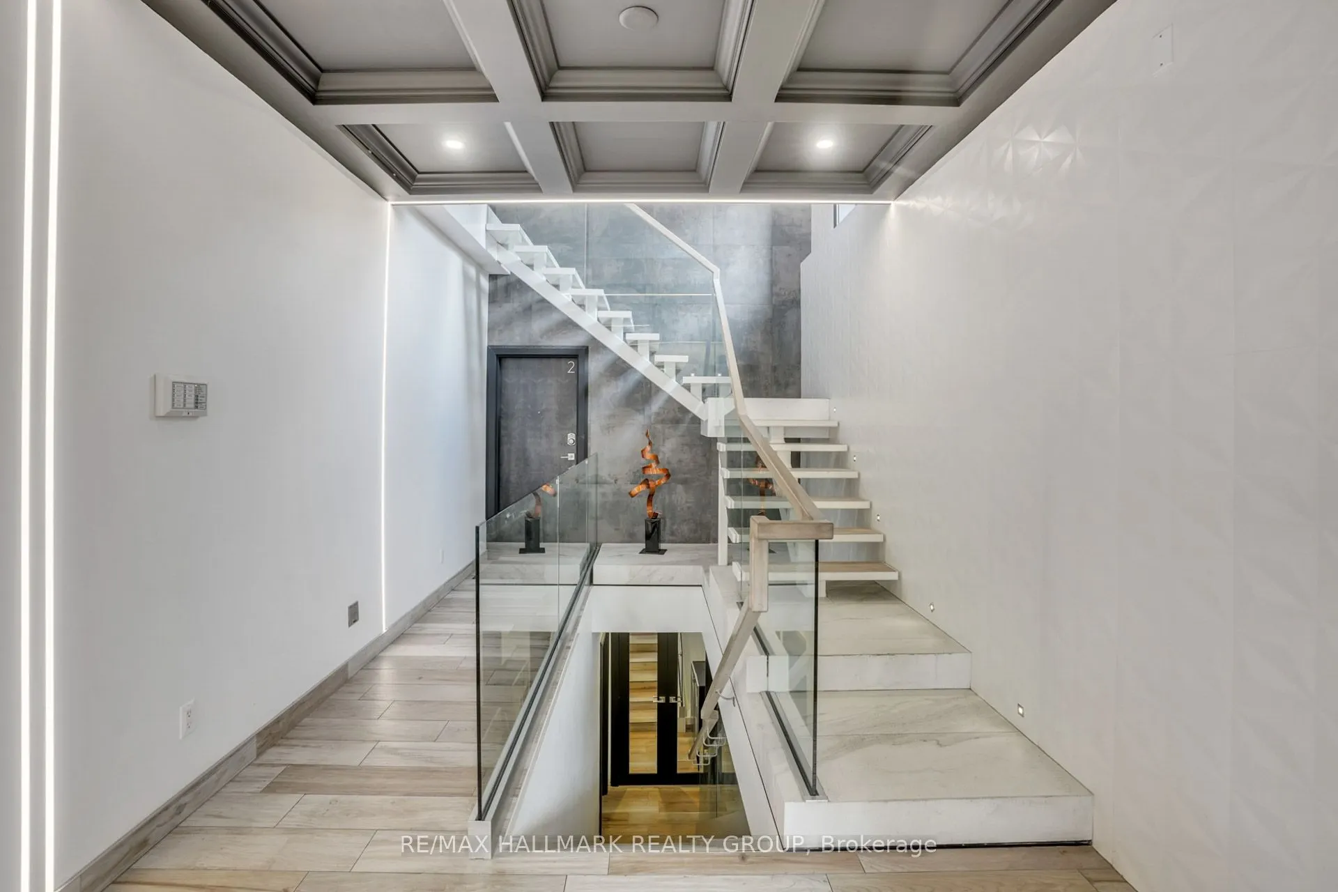 201 MACLAREN Street, #5