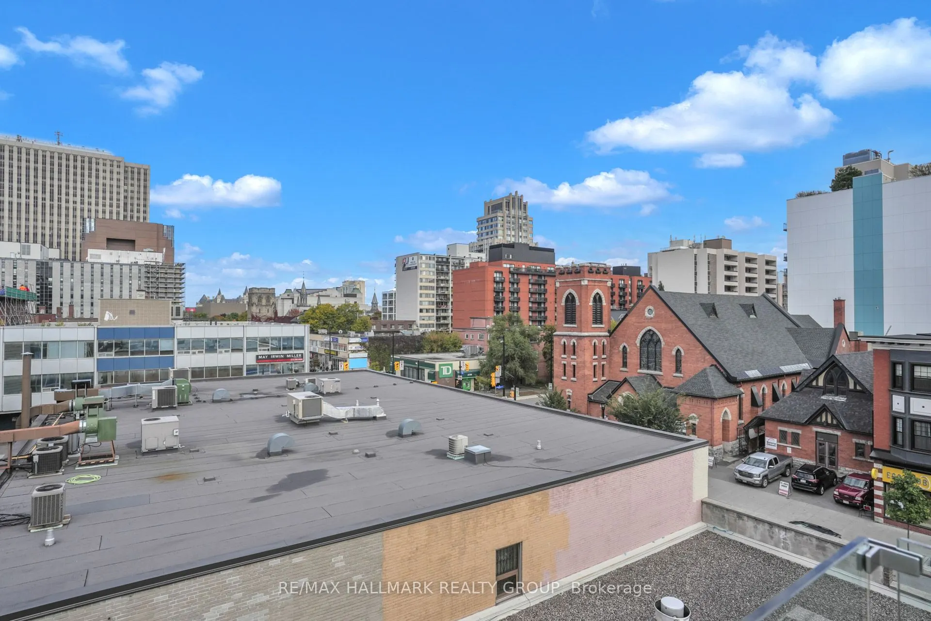 201 MACLAREN Street, #5