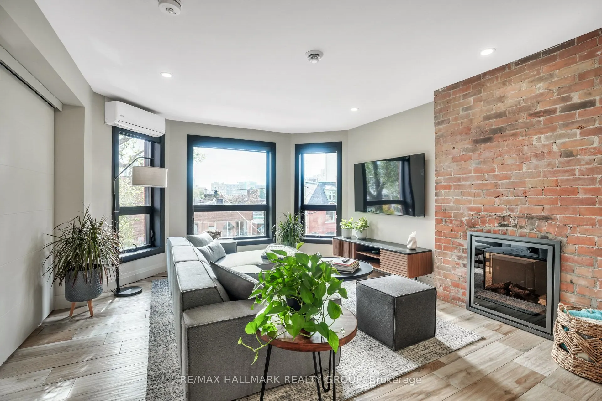 201 MACLAREN Street, #5