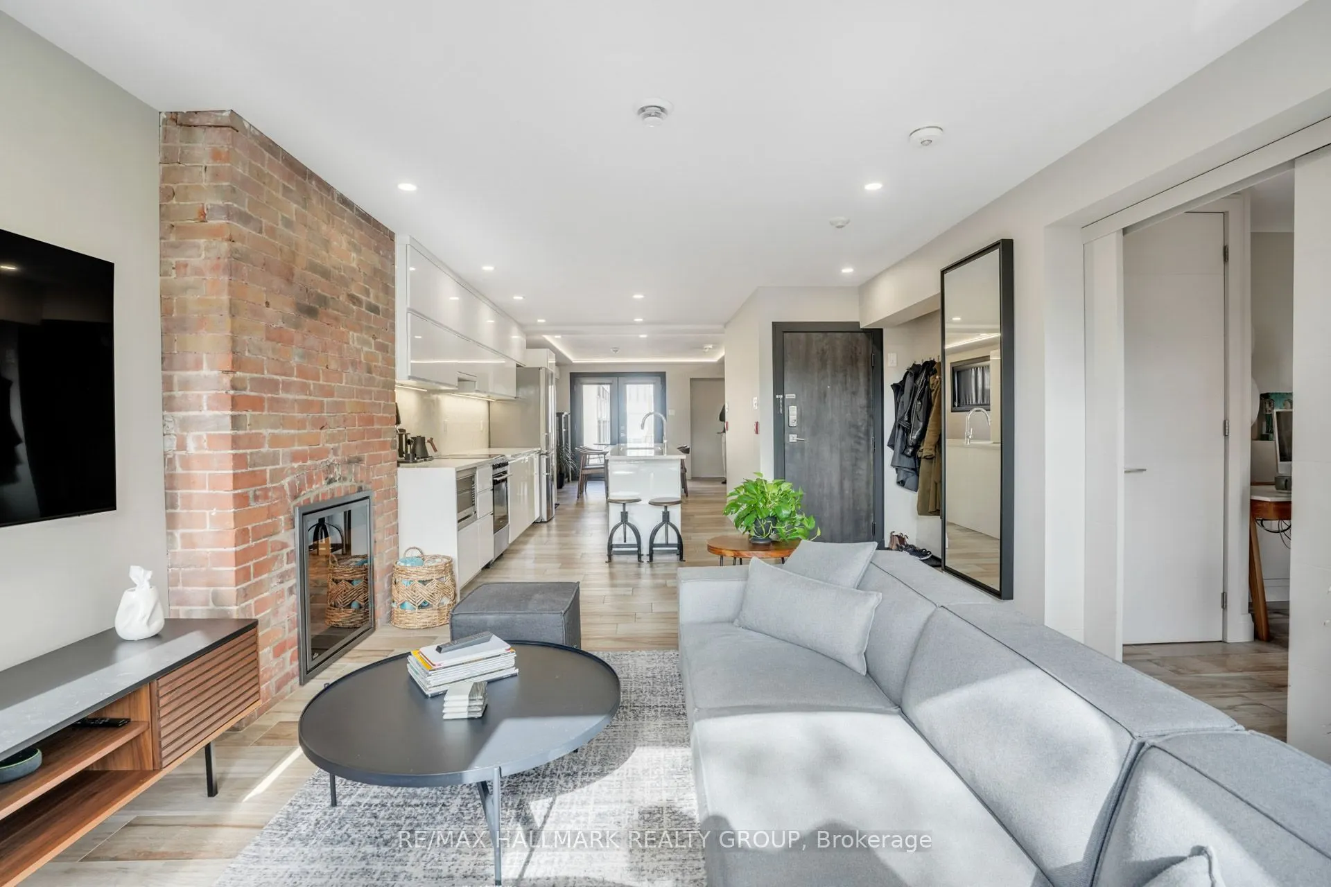 201 MACLAREN Street, #5