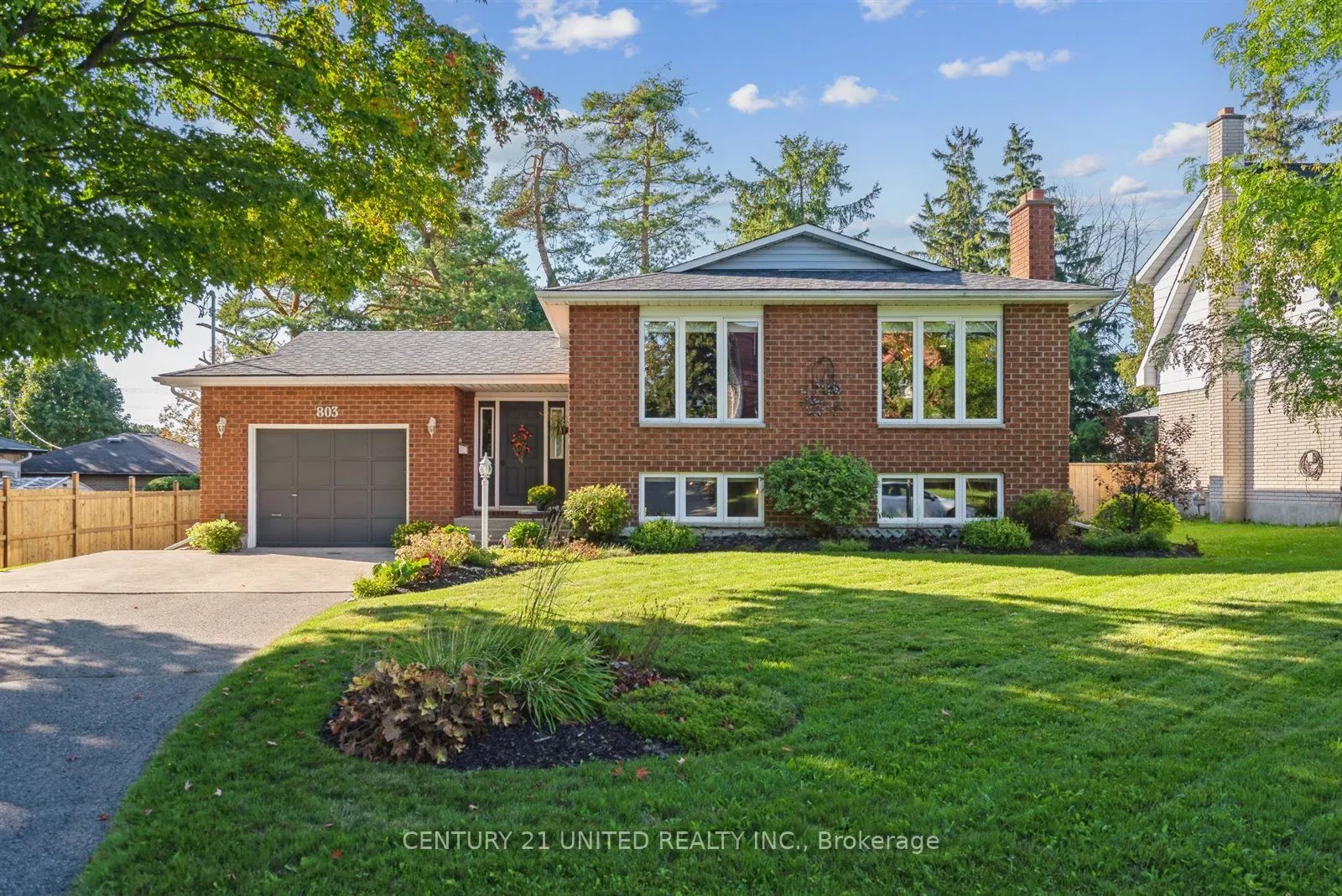 803 Crowley Crescent