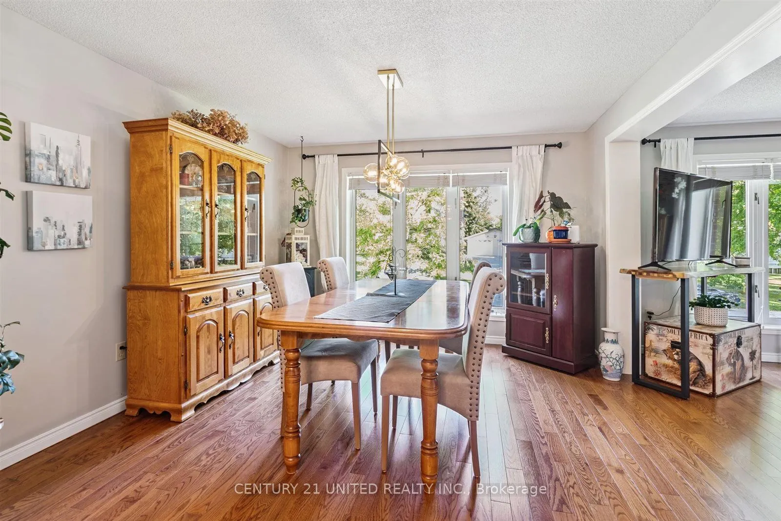 803 Crowley Crescent