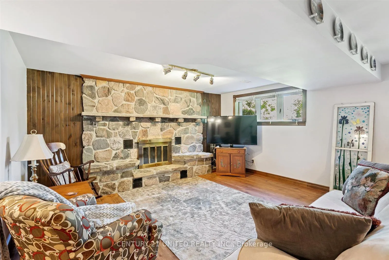 803 Crowley Crescent