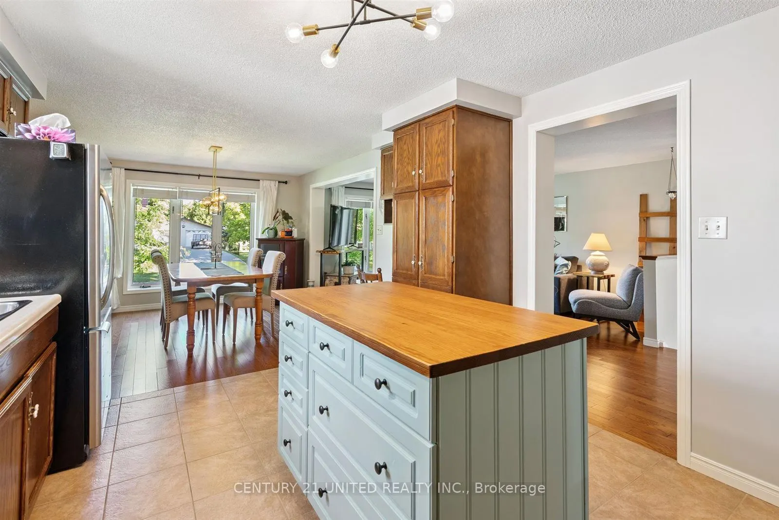 803 Crowley Crescent