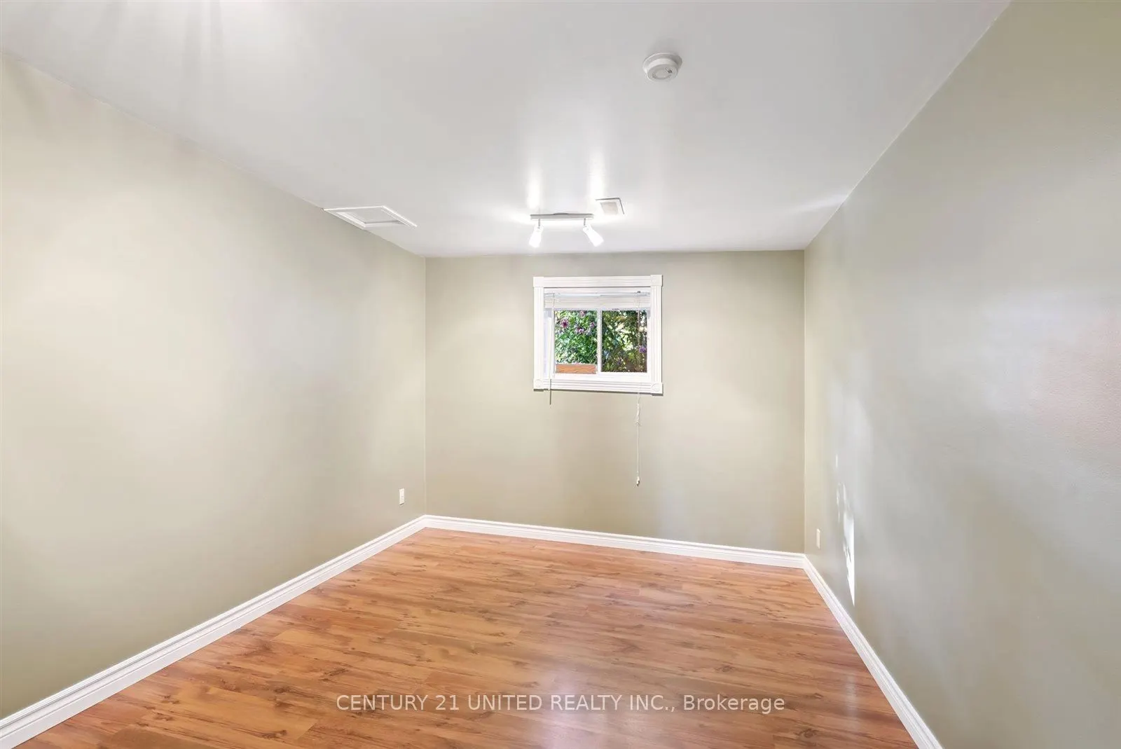 803 Crowley Crescent