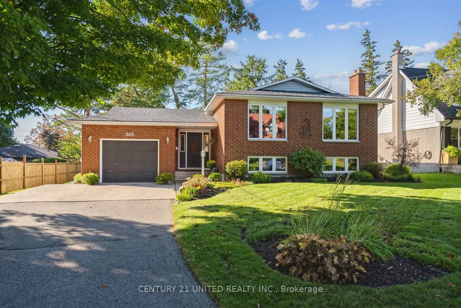 803 Crowley Crescent