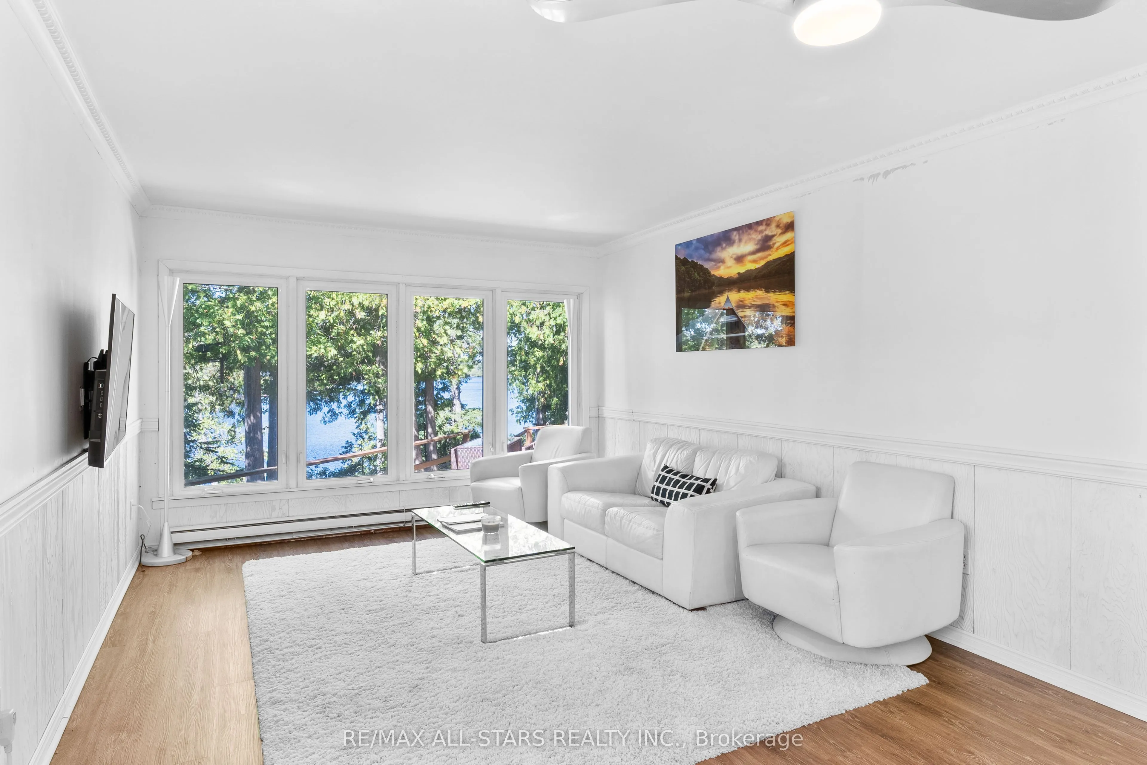 242 Francis Street E