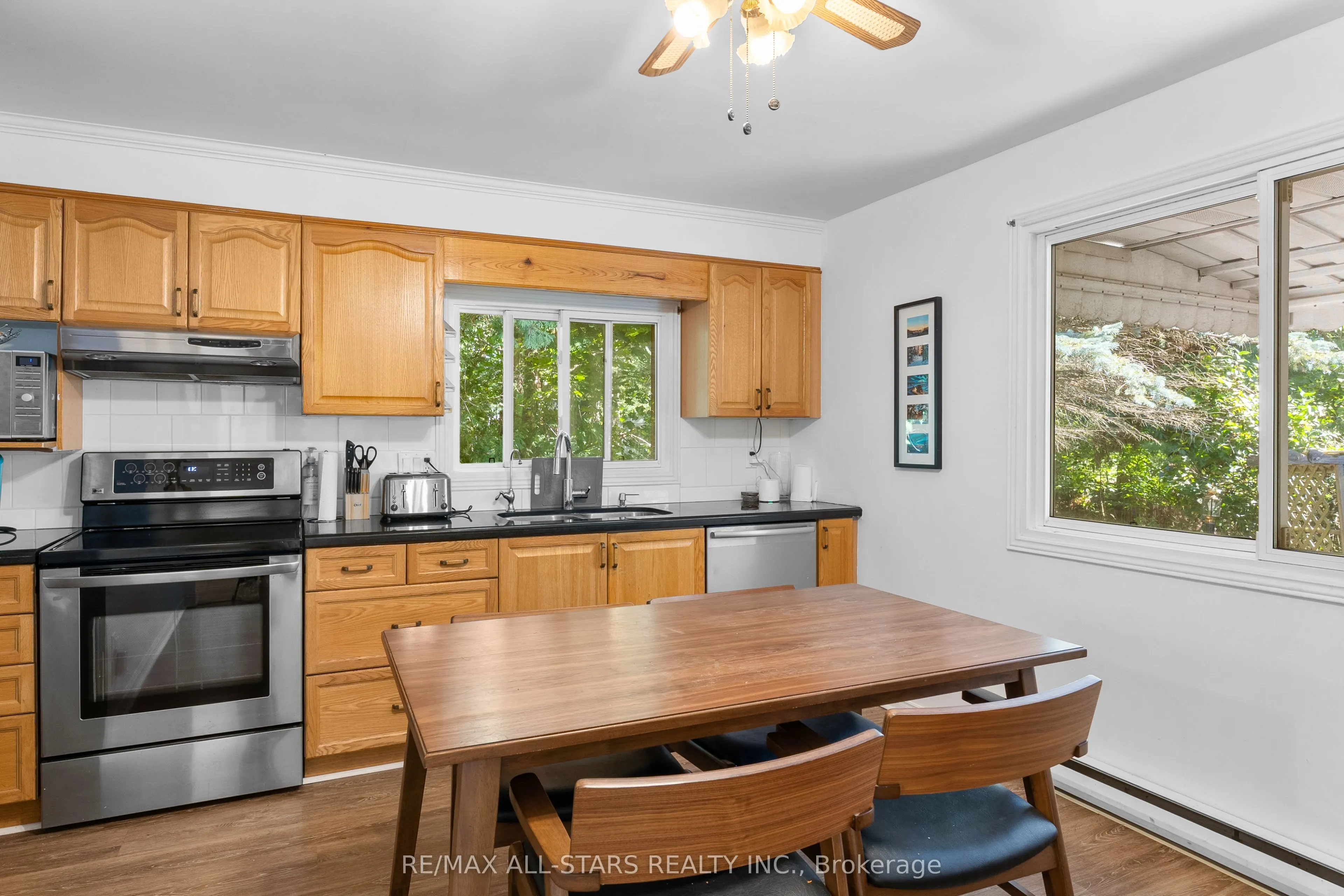 242 Francis Street E
