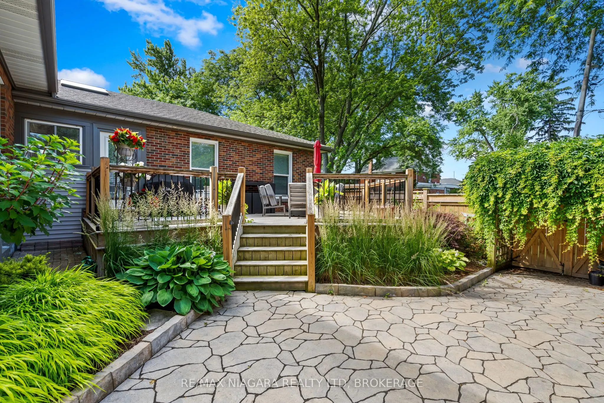 181 Lakeshore Road