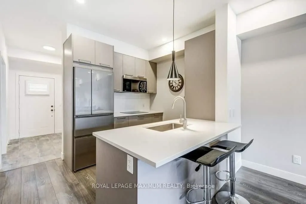 10 Beausoleil Lane, #204