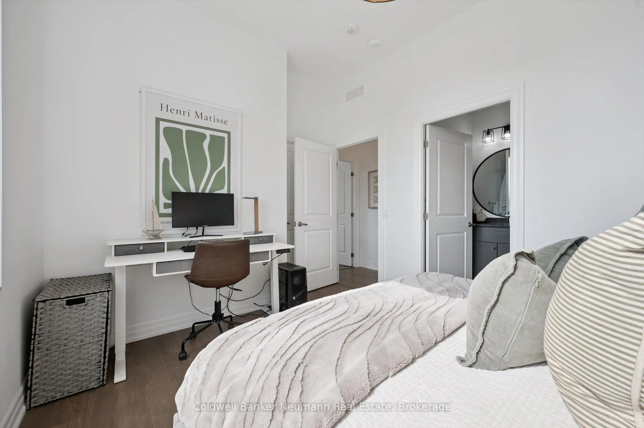 1880 Gordon Street, #204