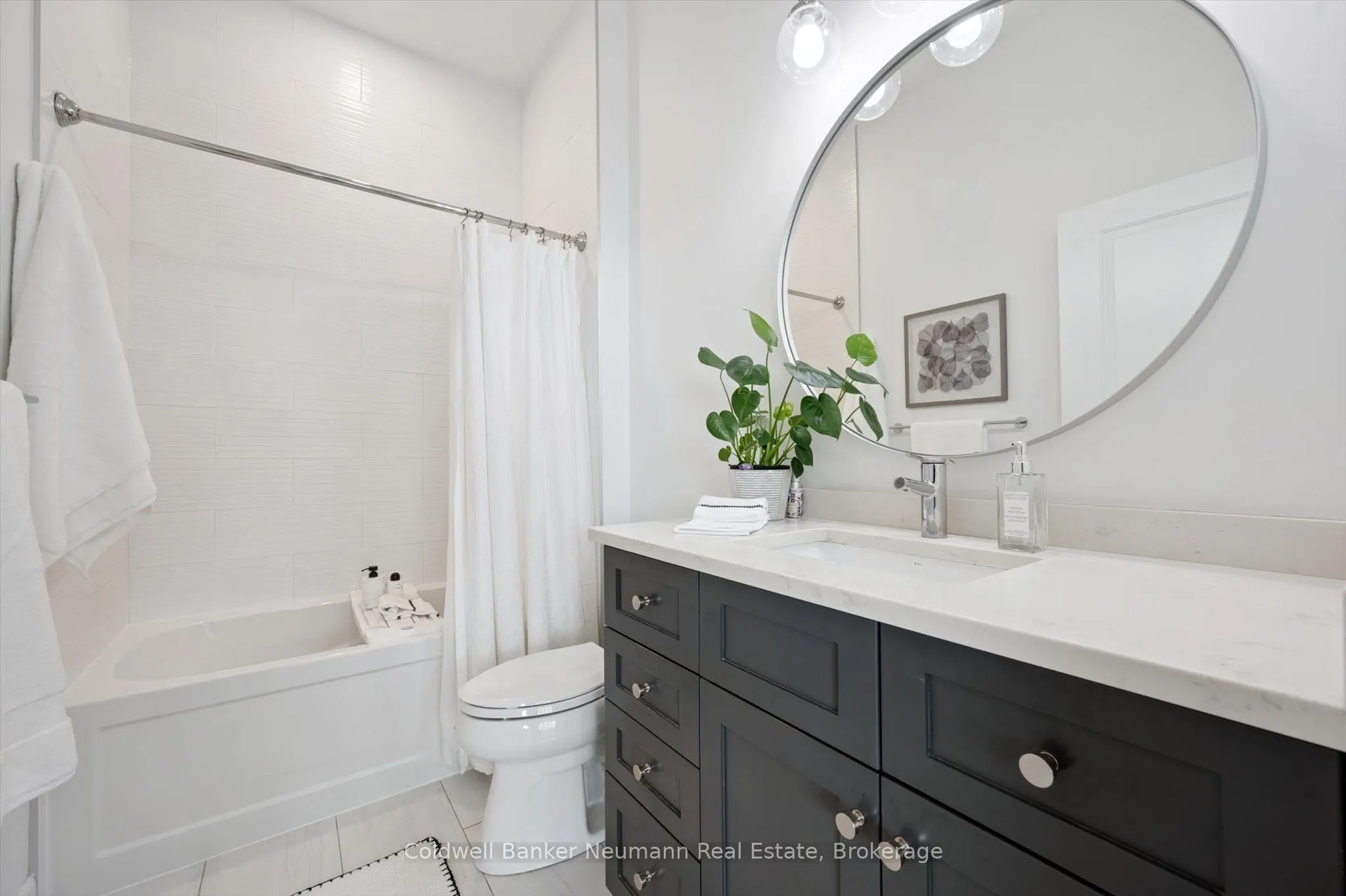 1880 Gordon Street, #204