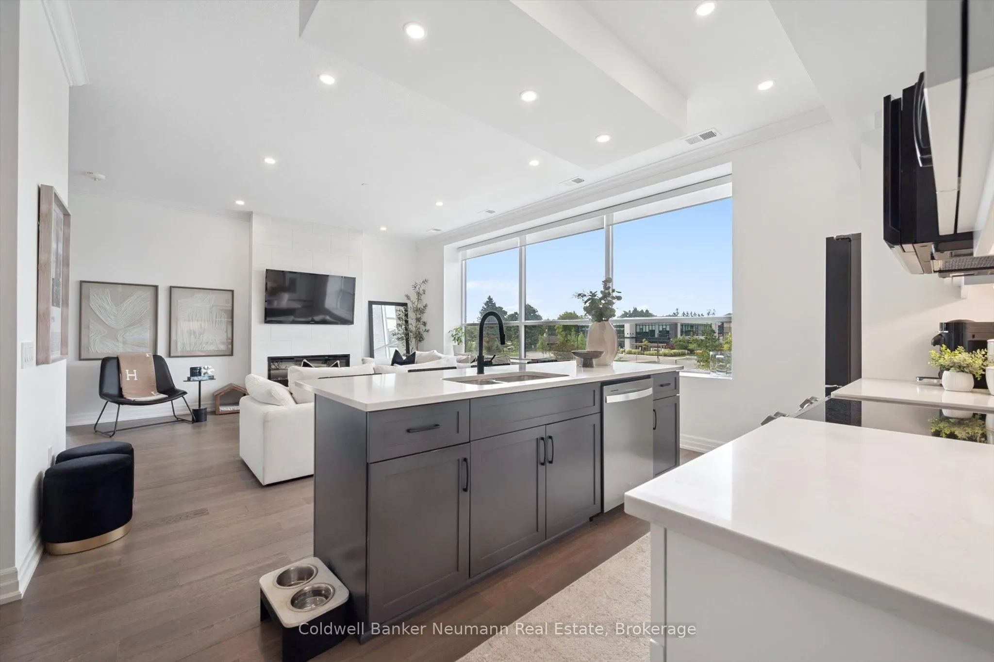 1880 Gordon Street, #204