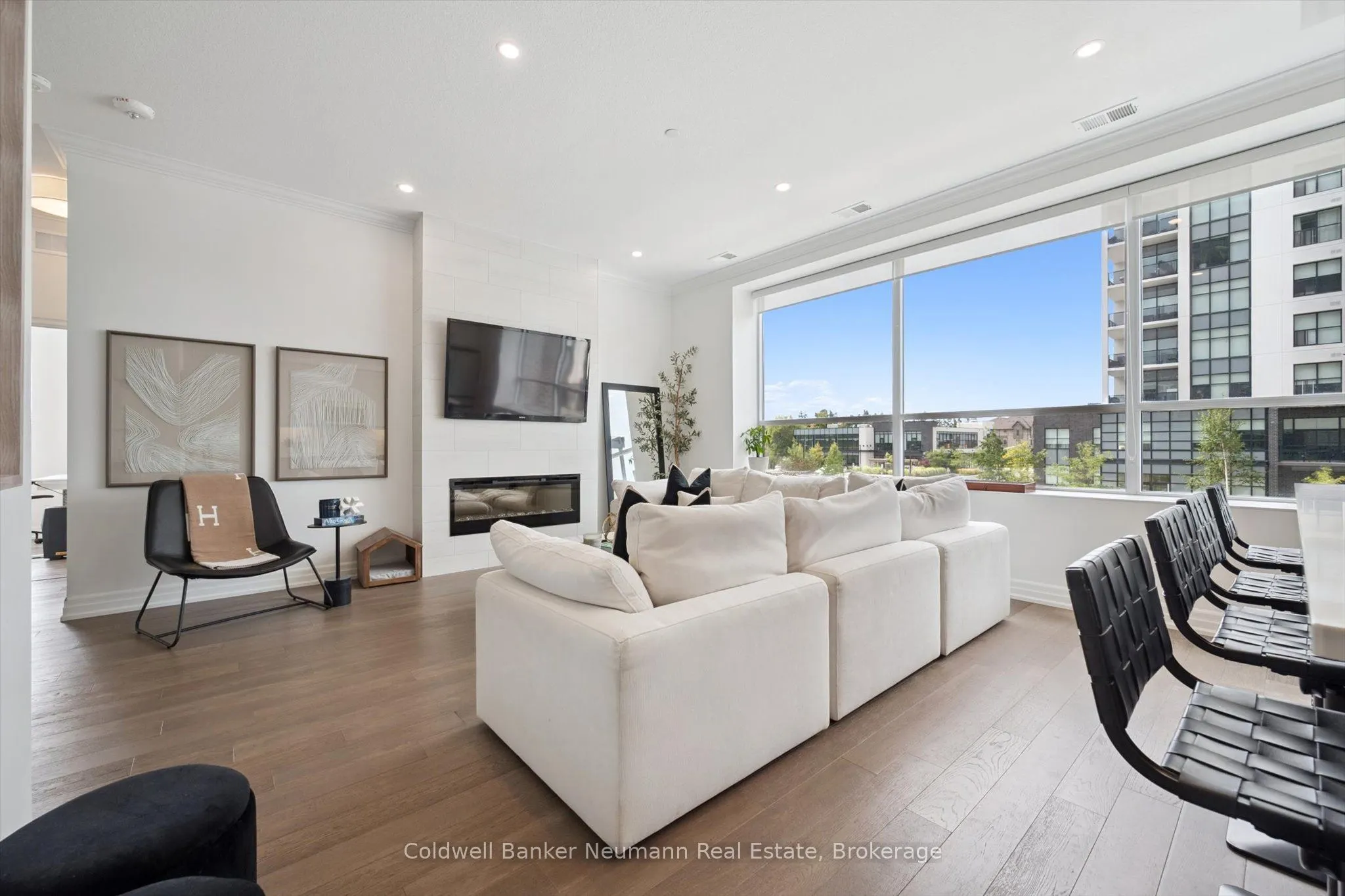 1880 Gordon Street, #204