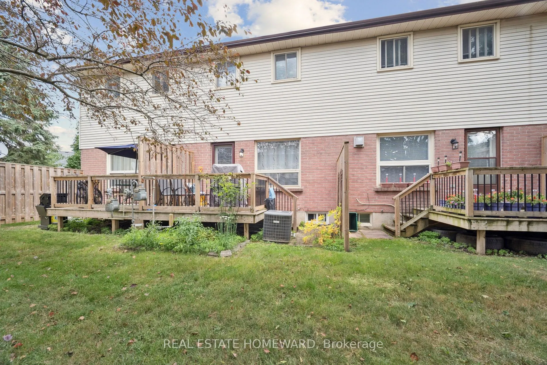 12-1093 Nellis Street, #12