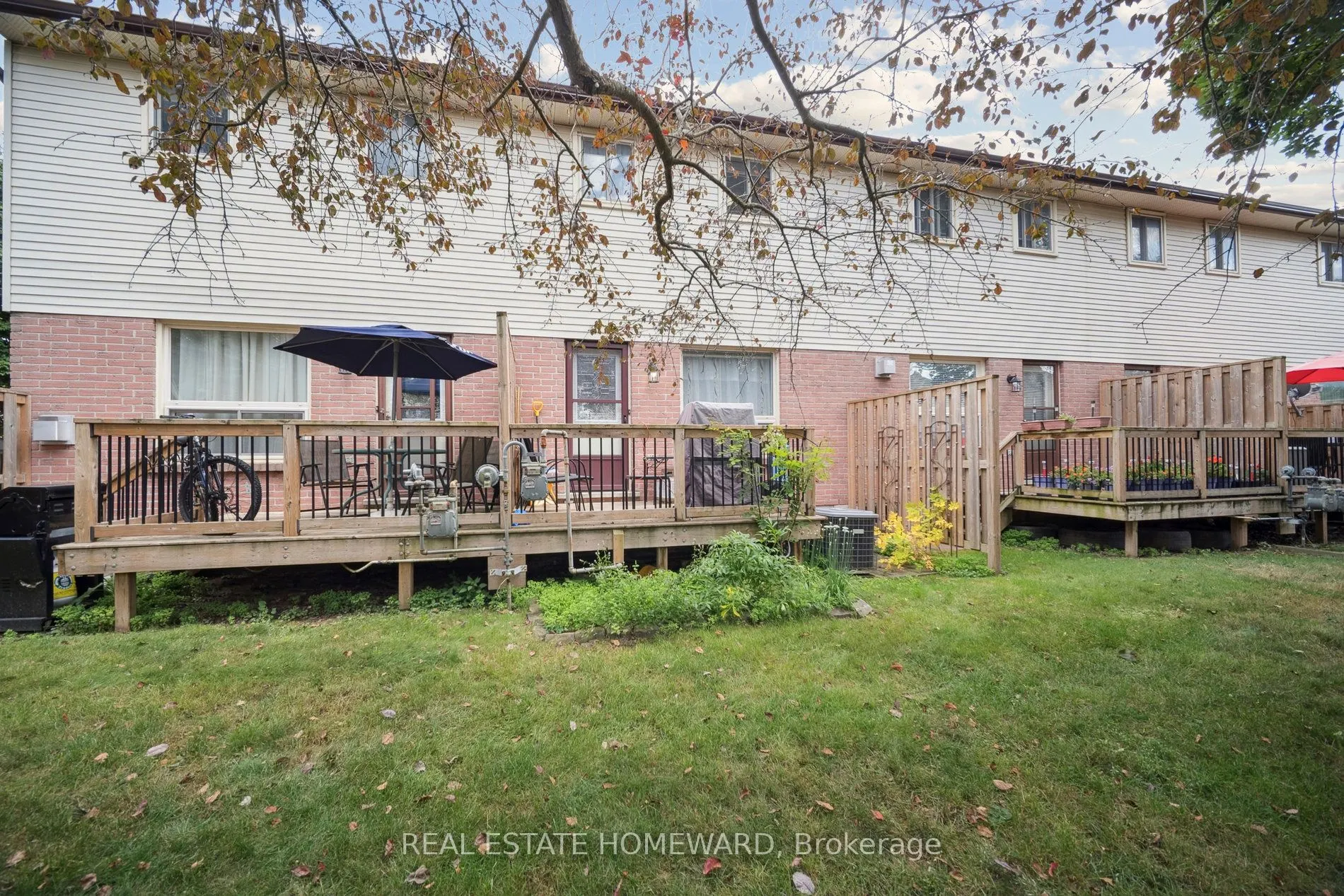 12-1093 Nellis Street, #12