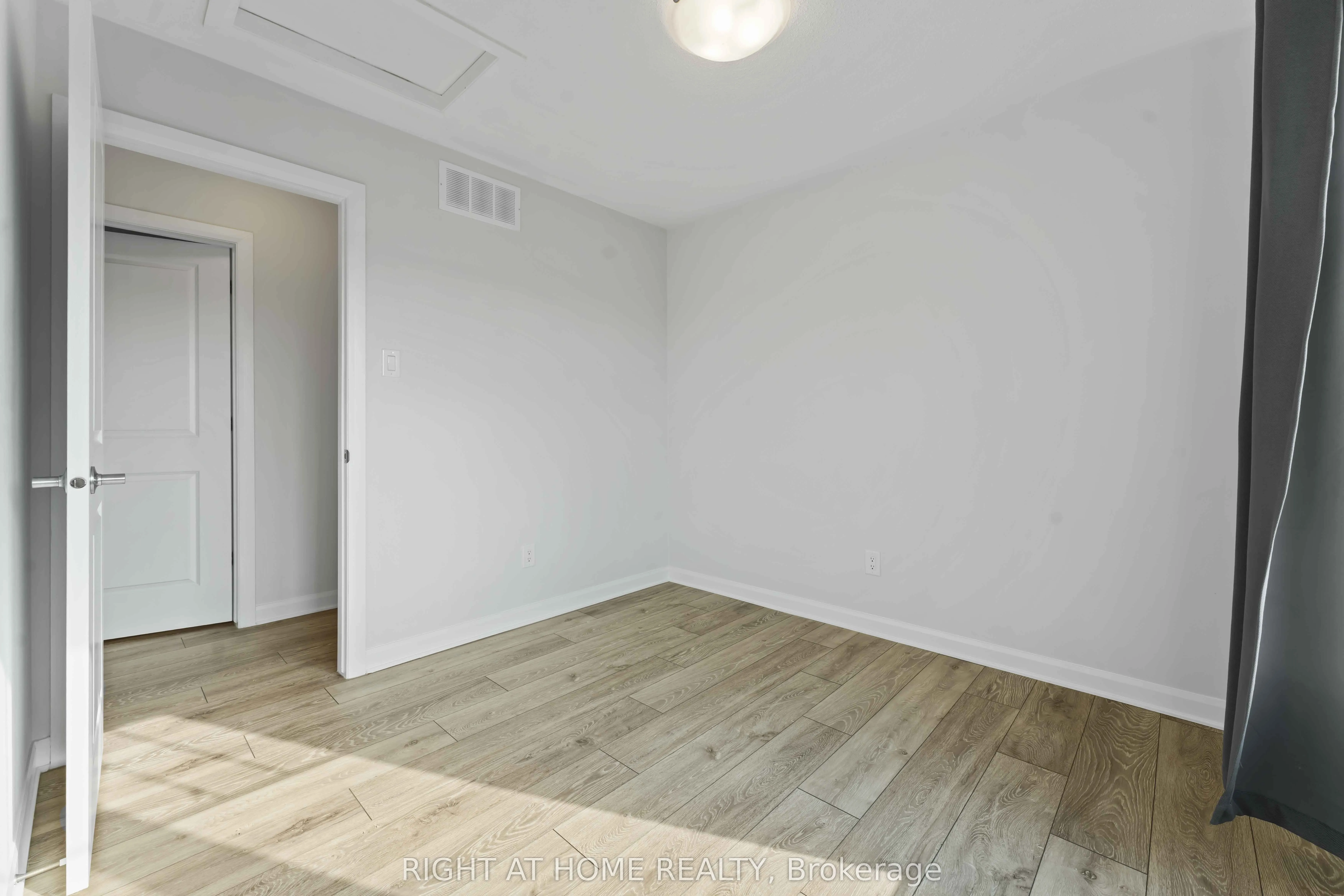214 Attwell Private