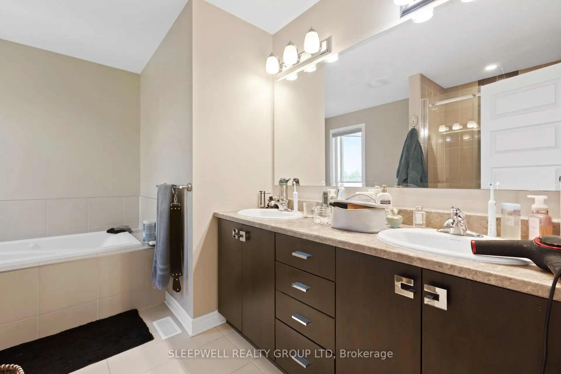 676 Eagle Crest Heights