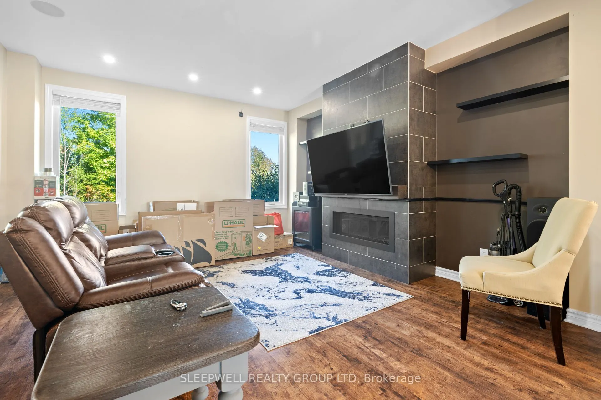 676 Eagle Crest Heights