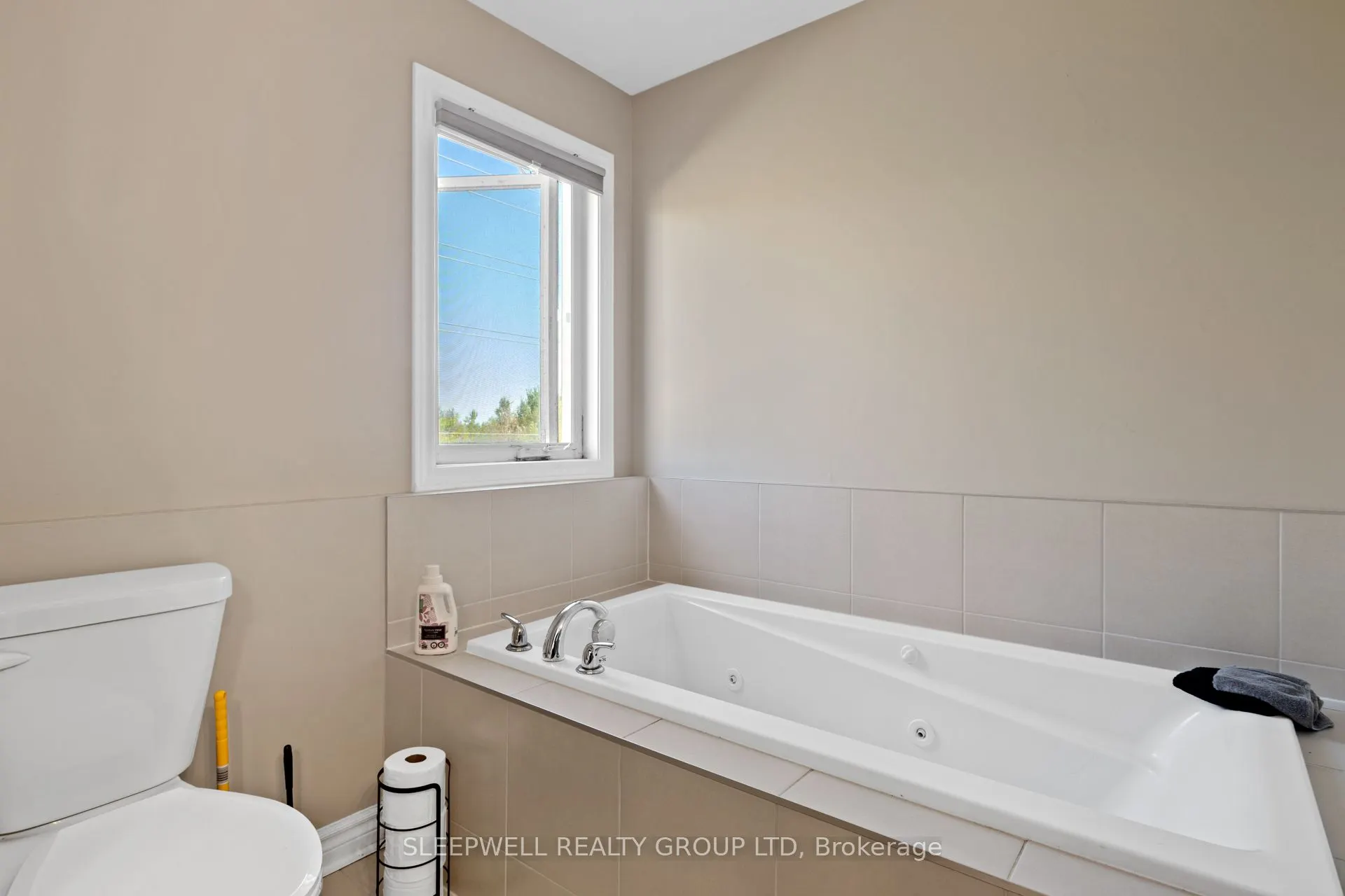 676 Eagle Crest Heights