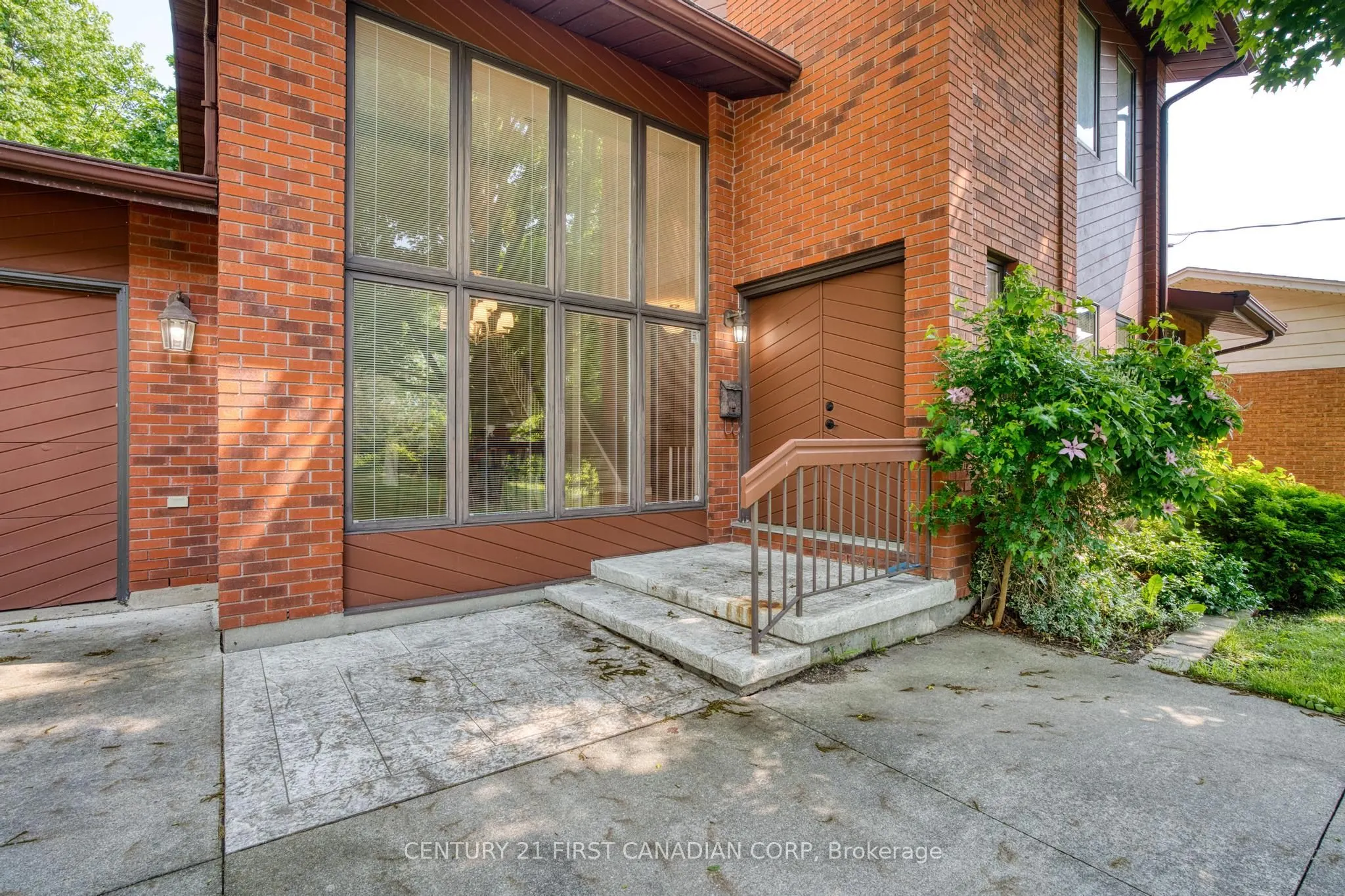 285 Riverside Drive