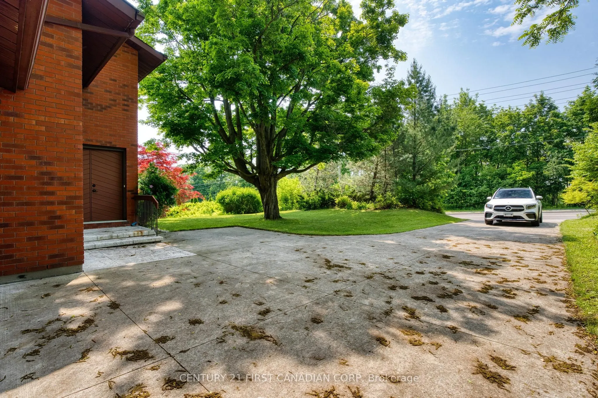 285 Riverside Drive