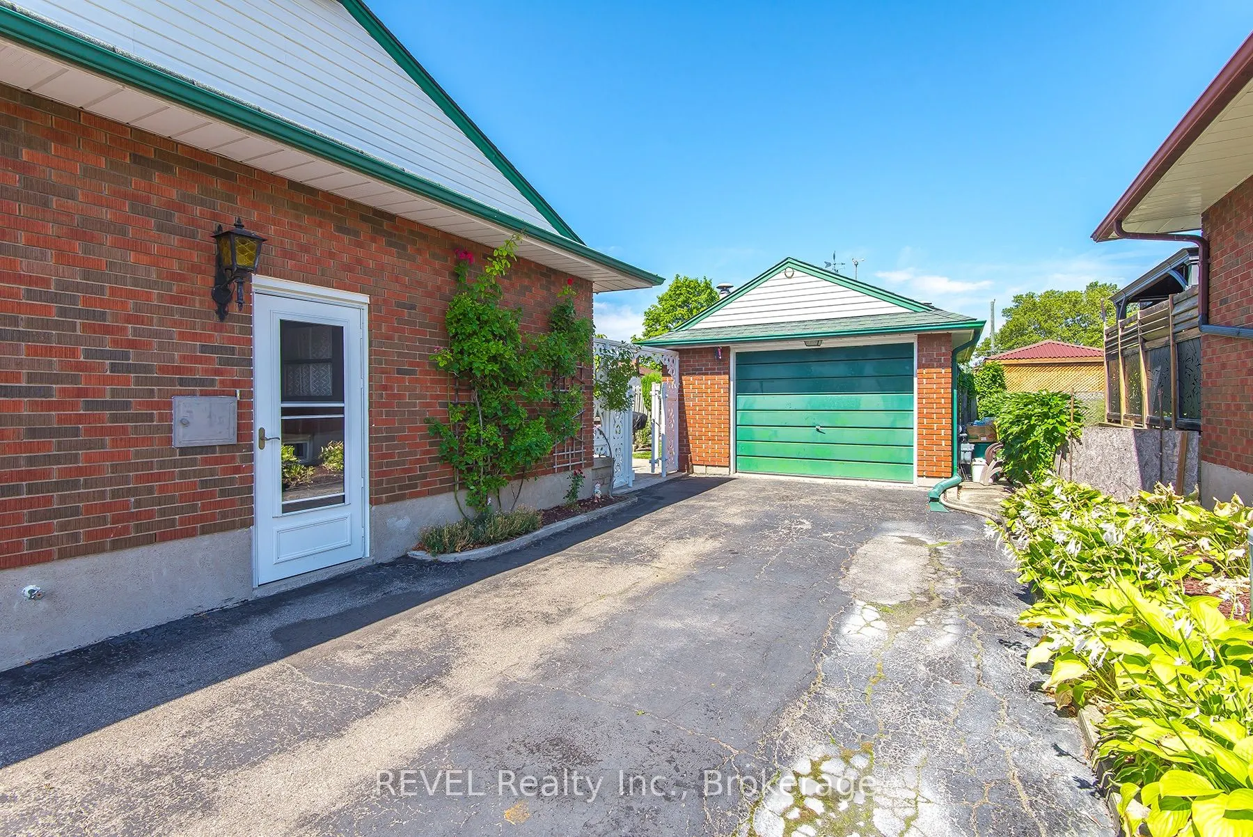 9 Hawthorne Avenue