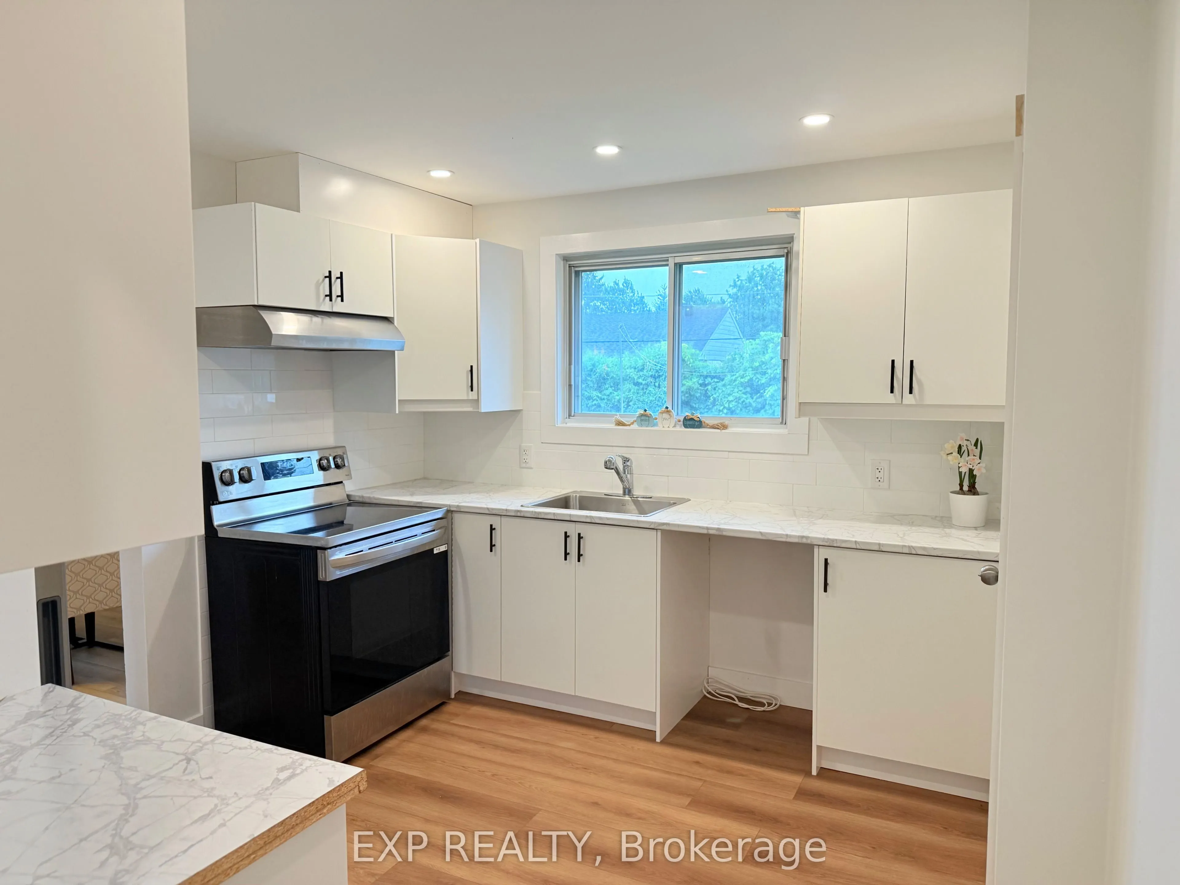 166 Oakridge Boulevard
