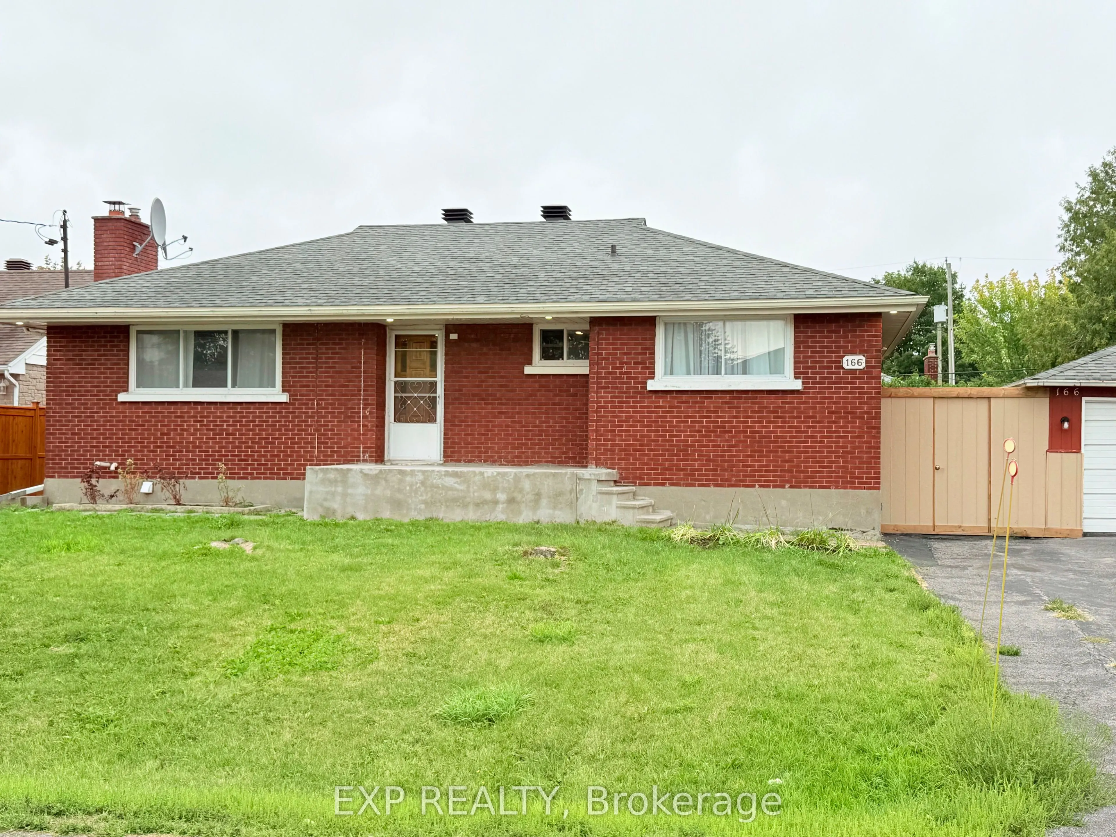 166 Oakridge Boulevard