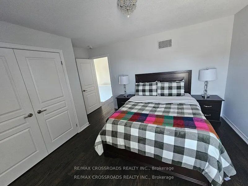 35 Cutts Crescent