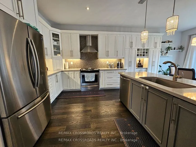 35 Cutts Crescent