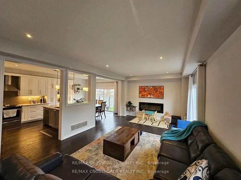 35 Cutts Crescent