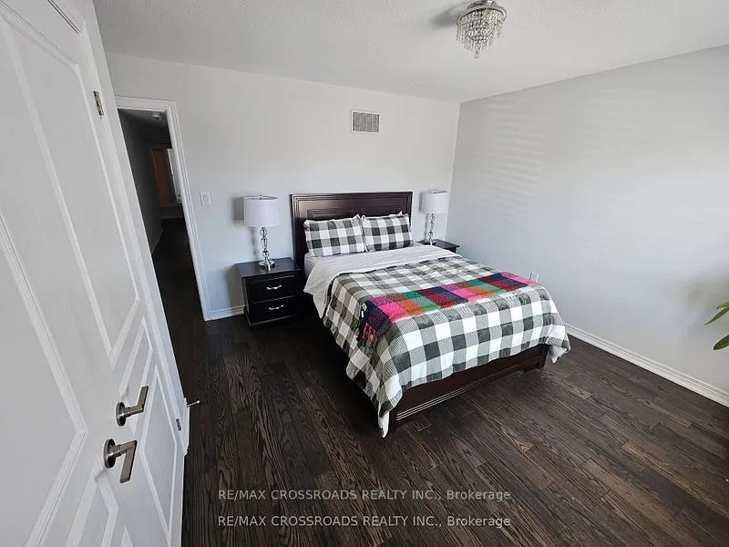 35 Cutts Crescent
