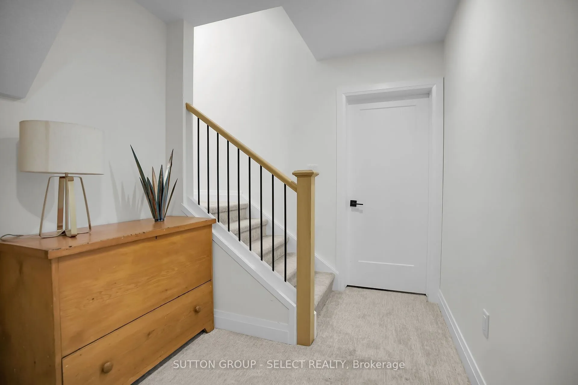 1894 Fountain Grass Drive