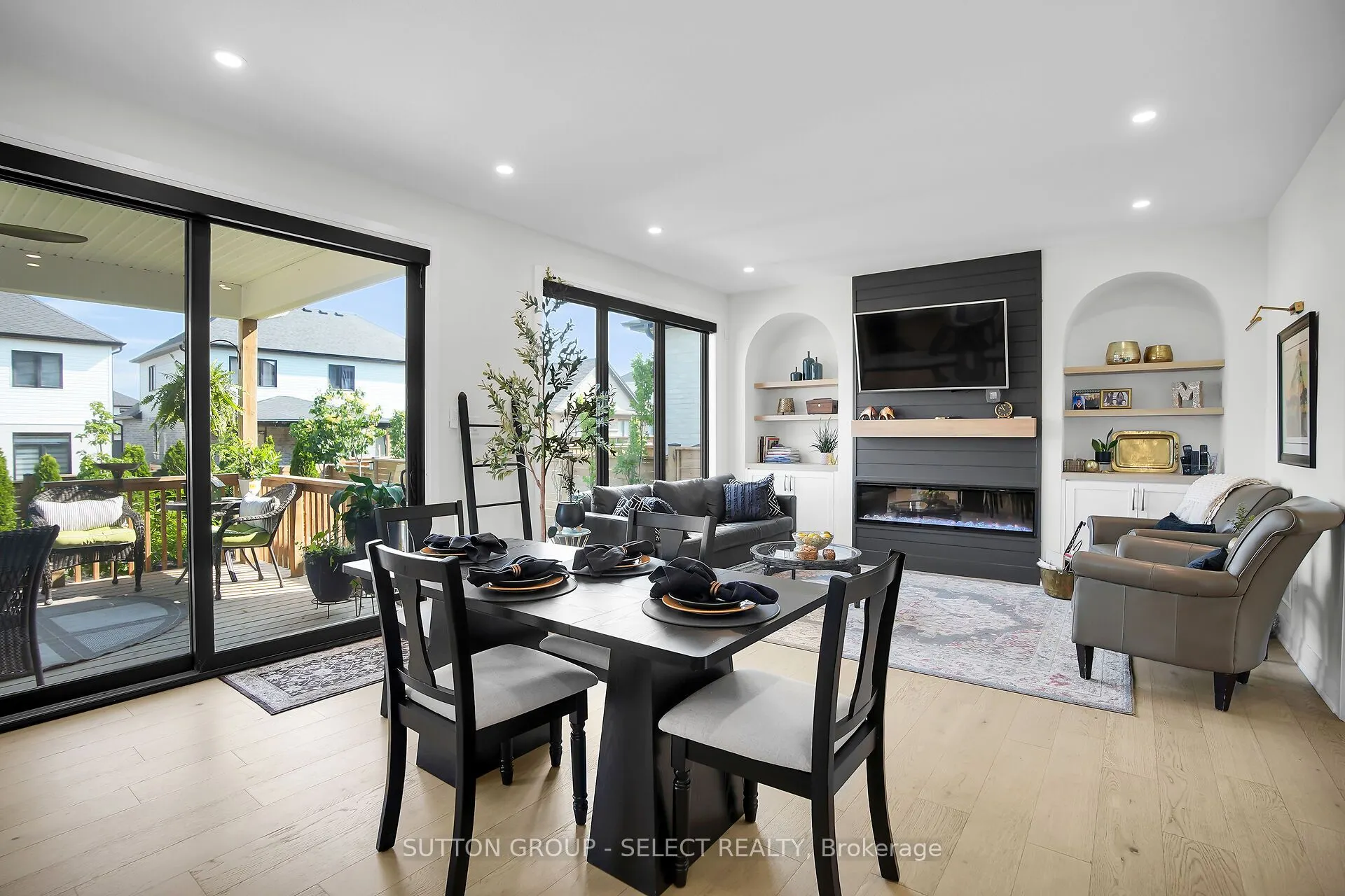 1894 Fountain Grass Drive