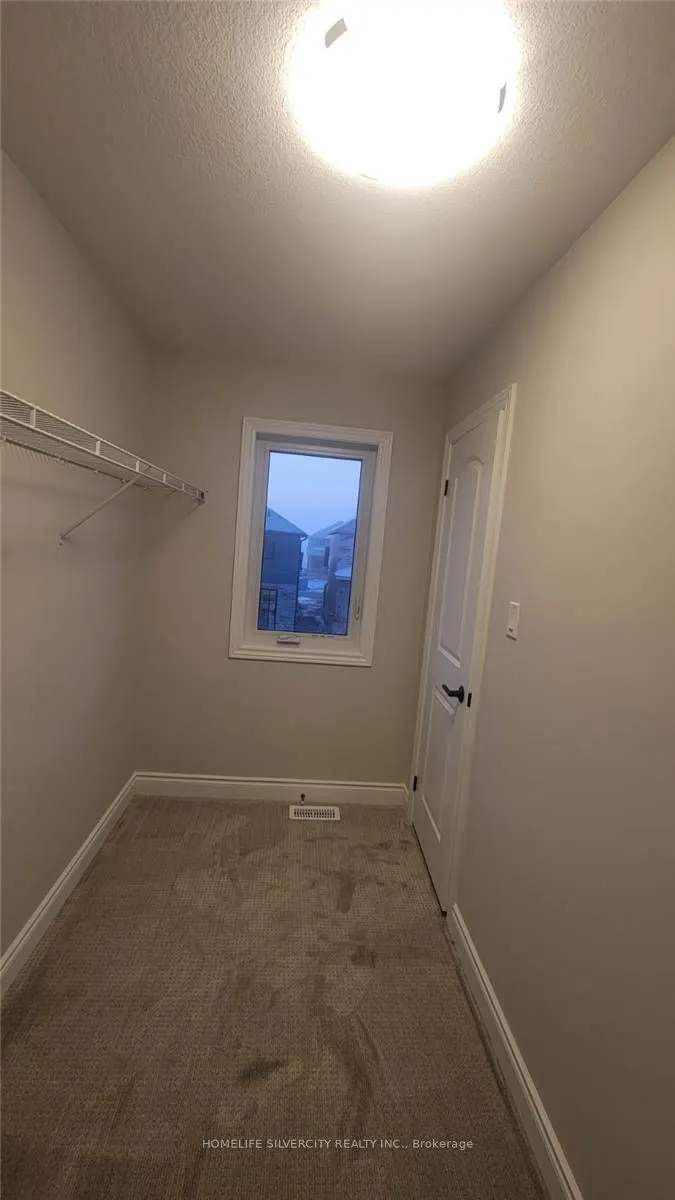 16 Grundy Crescent