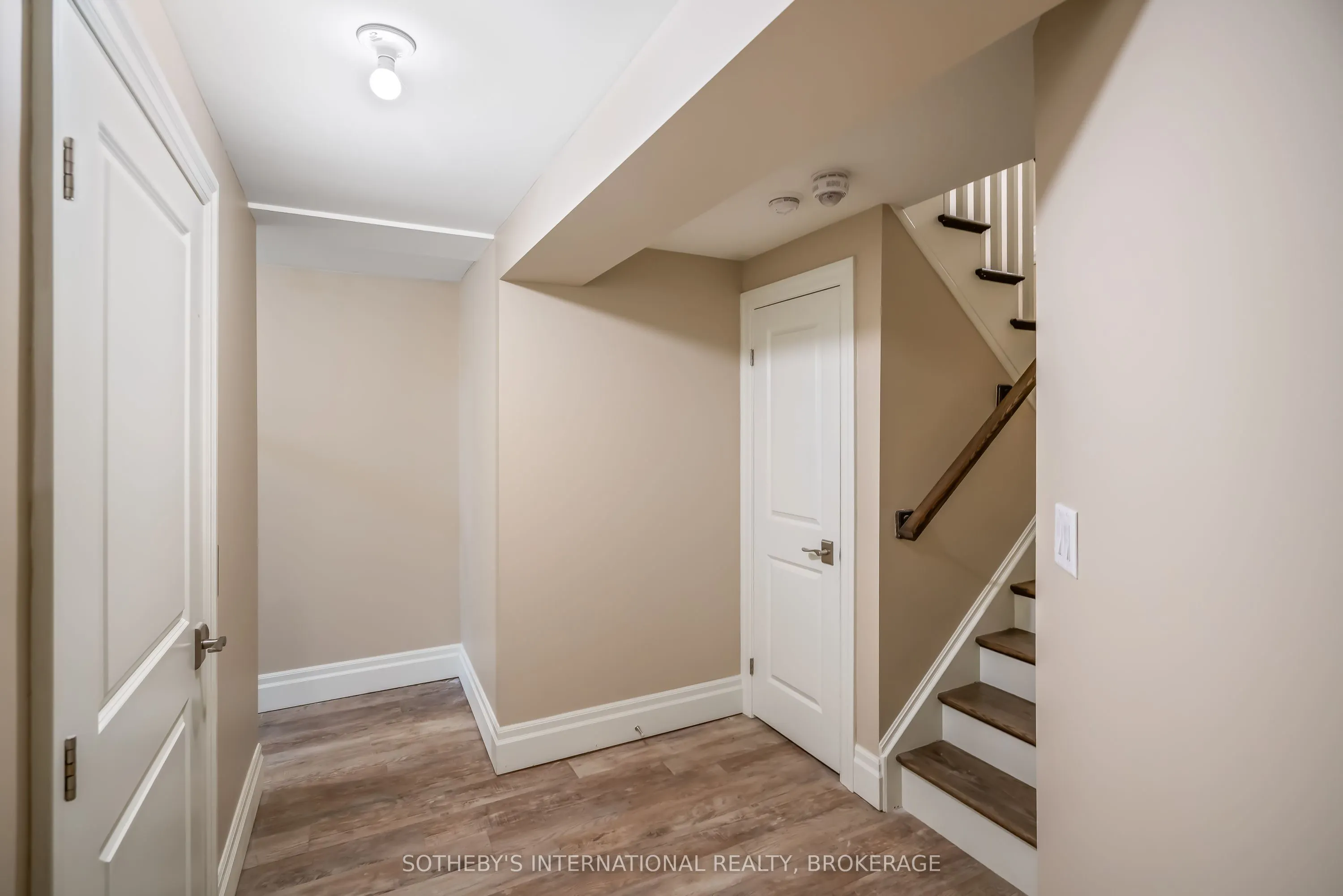 11 Aberdeen Lane S, #11