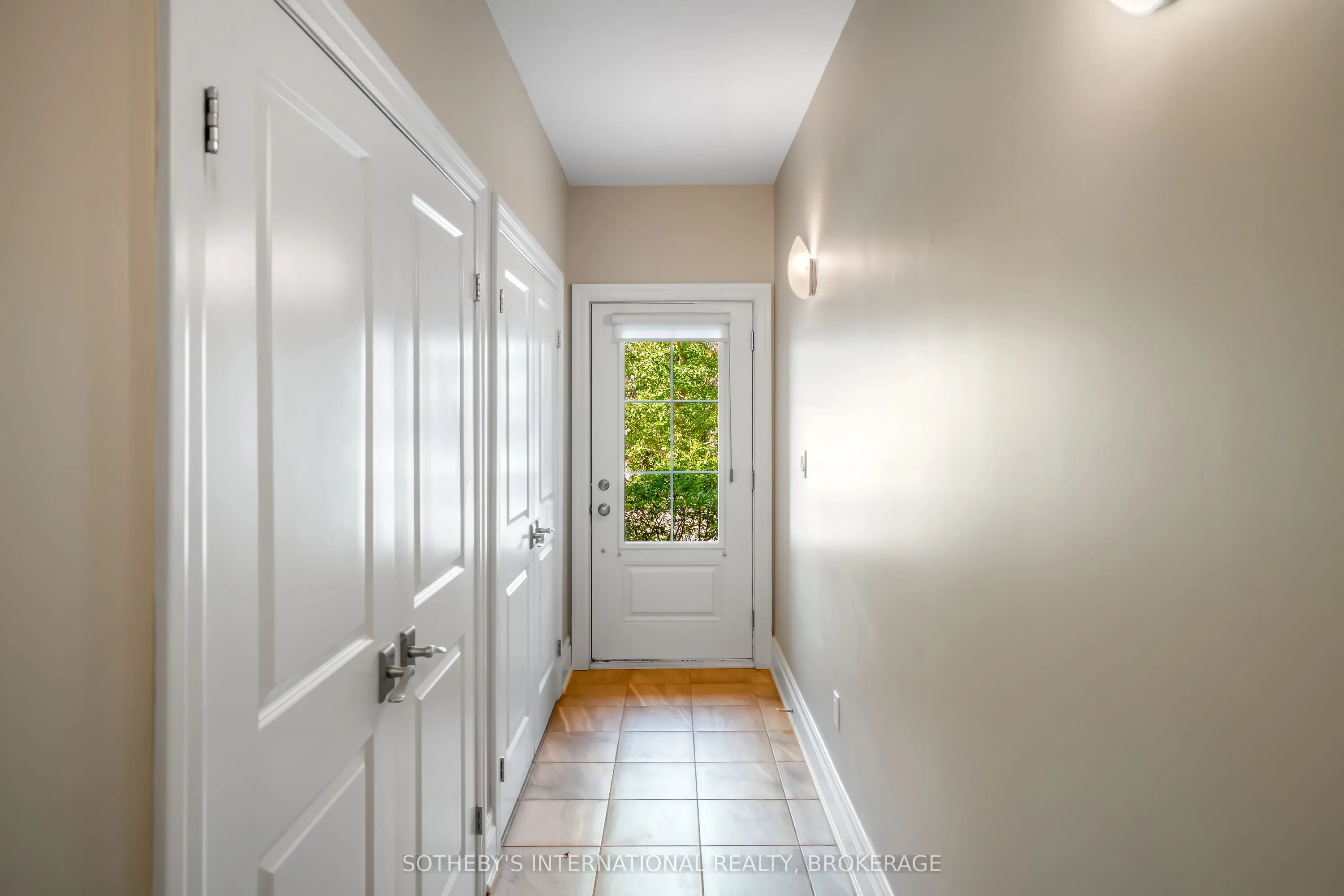 11 Aberdeen Lane S, #11
