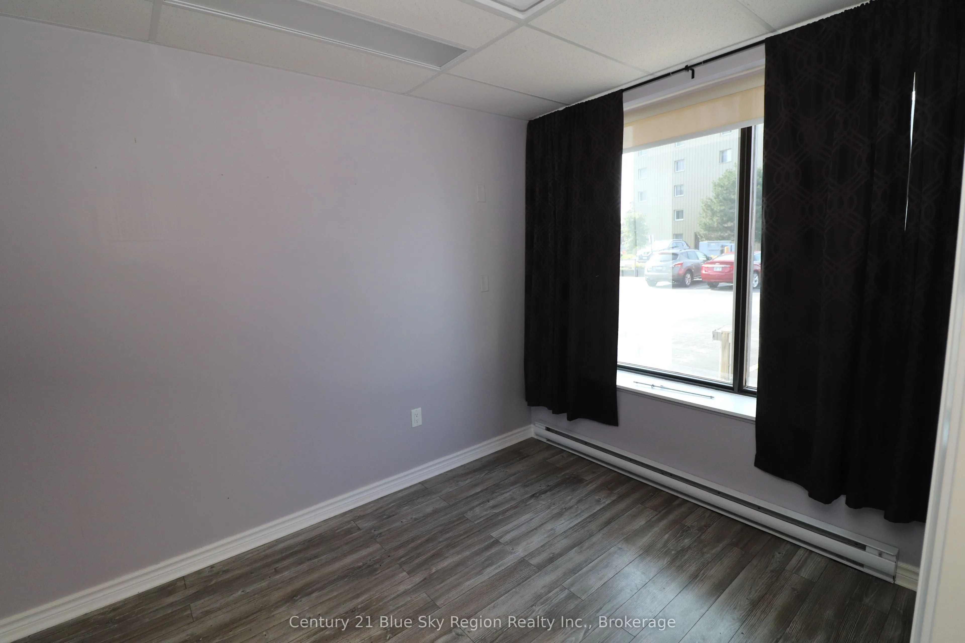 955 Stockdale Road, #4