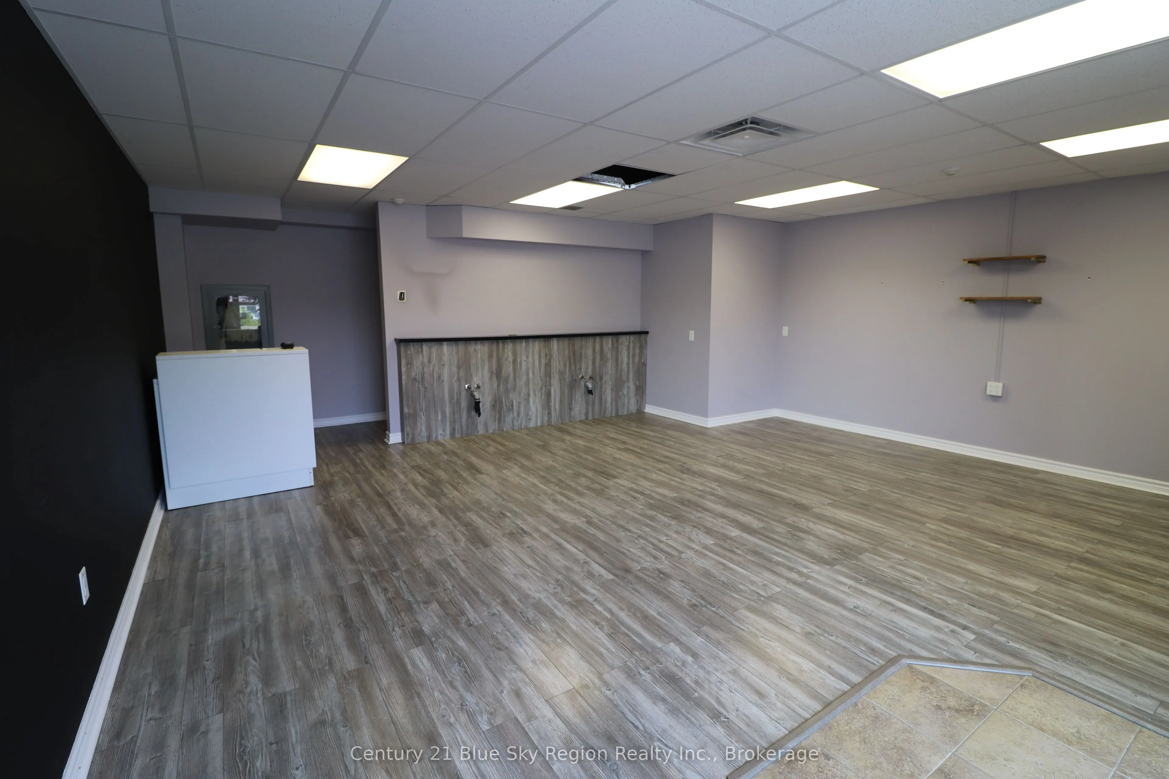 955 Stockdale Road, #4