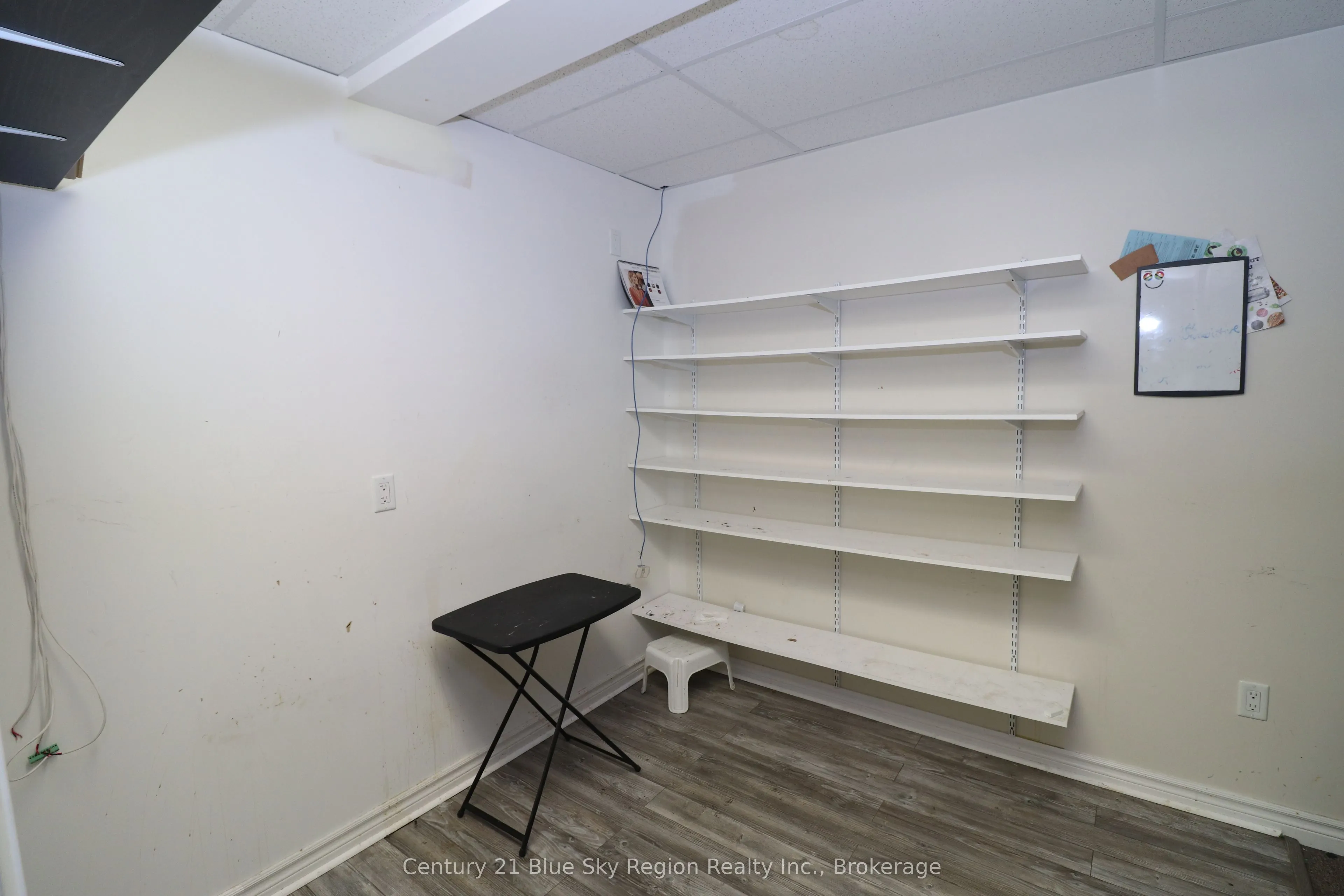 955 Stockdale Road, #4