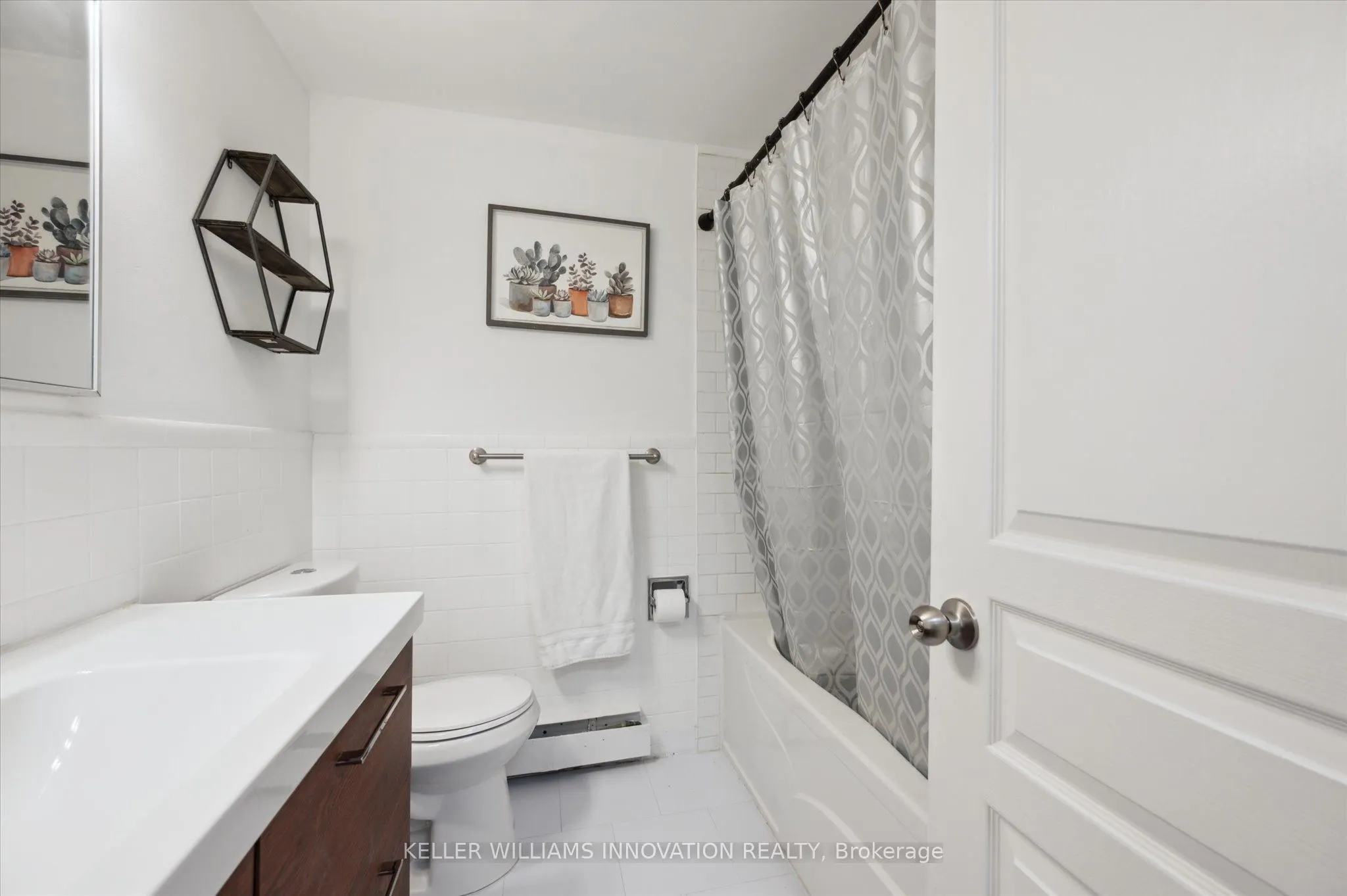 293 Fairway Road N, #33