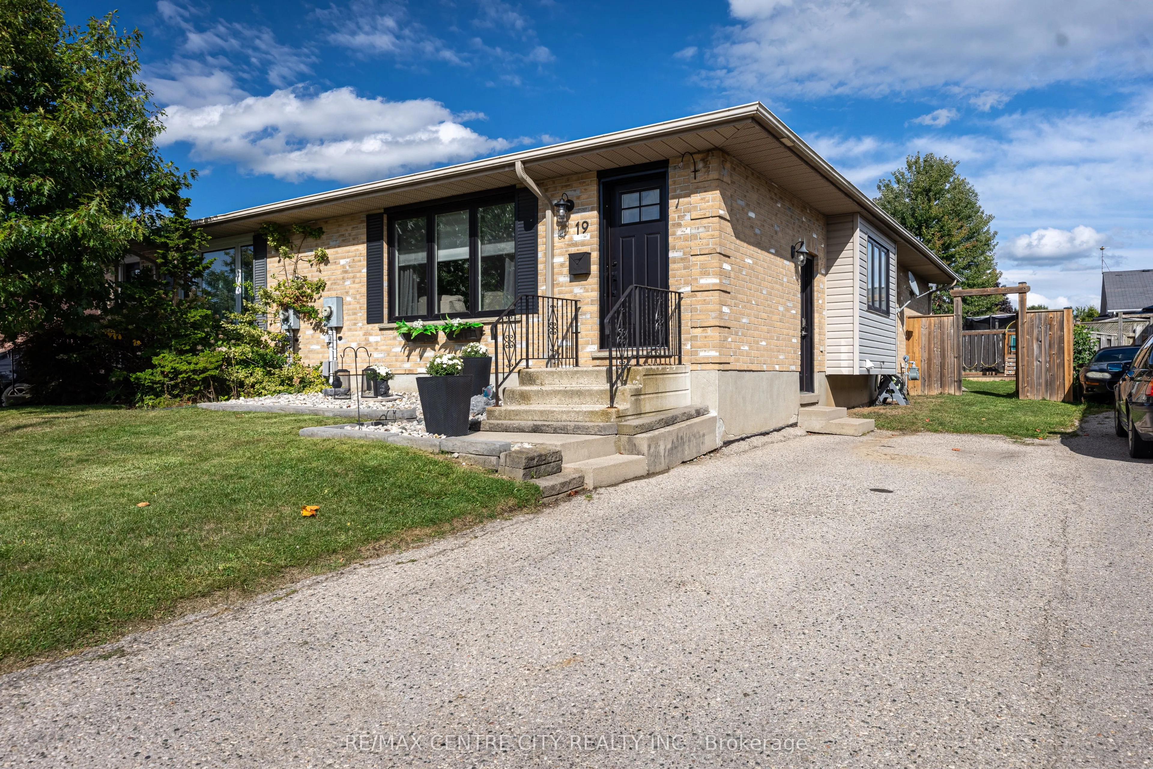 19 Carrie Crescent