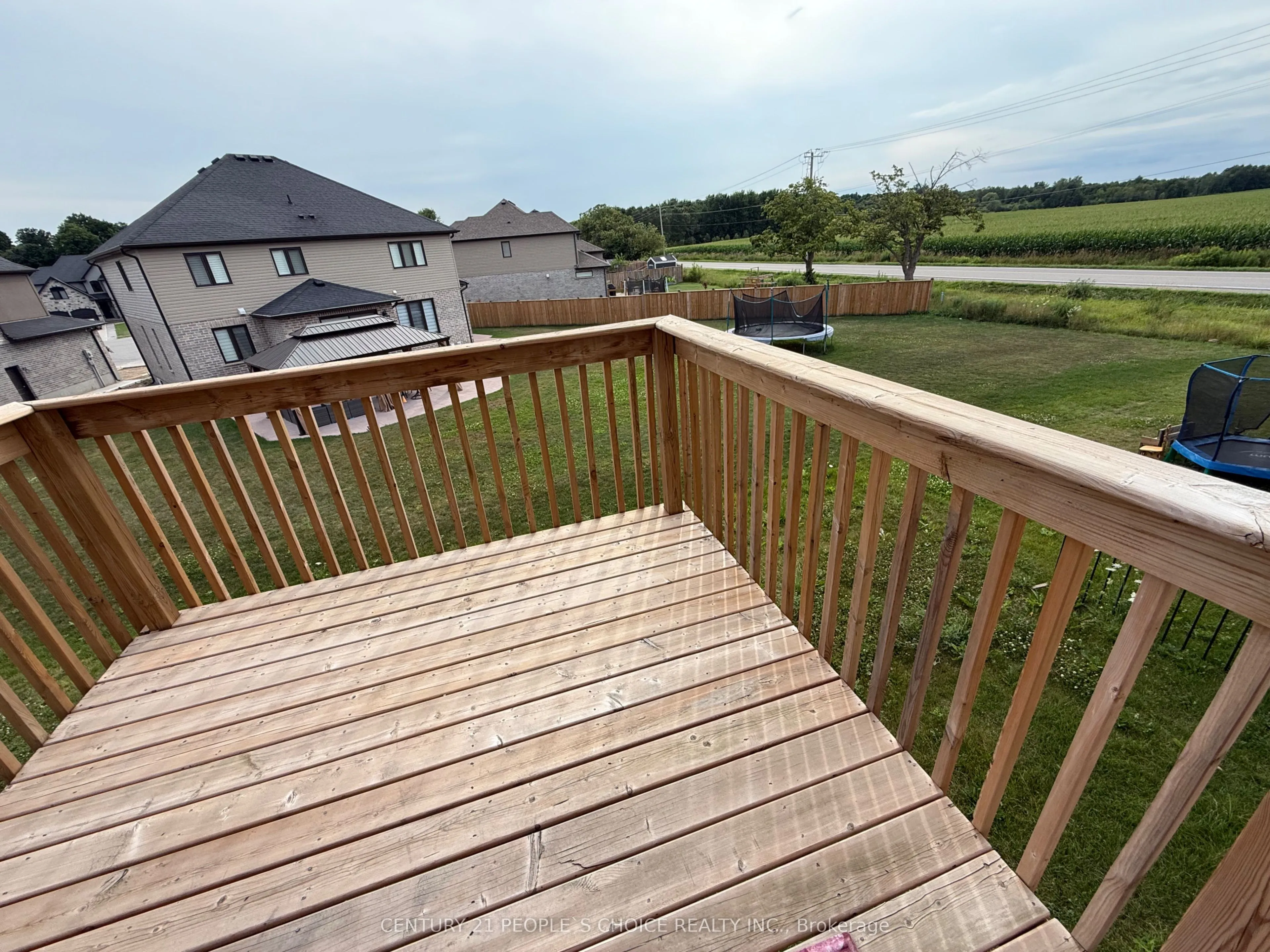 562 Fairway Road, #Upper